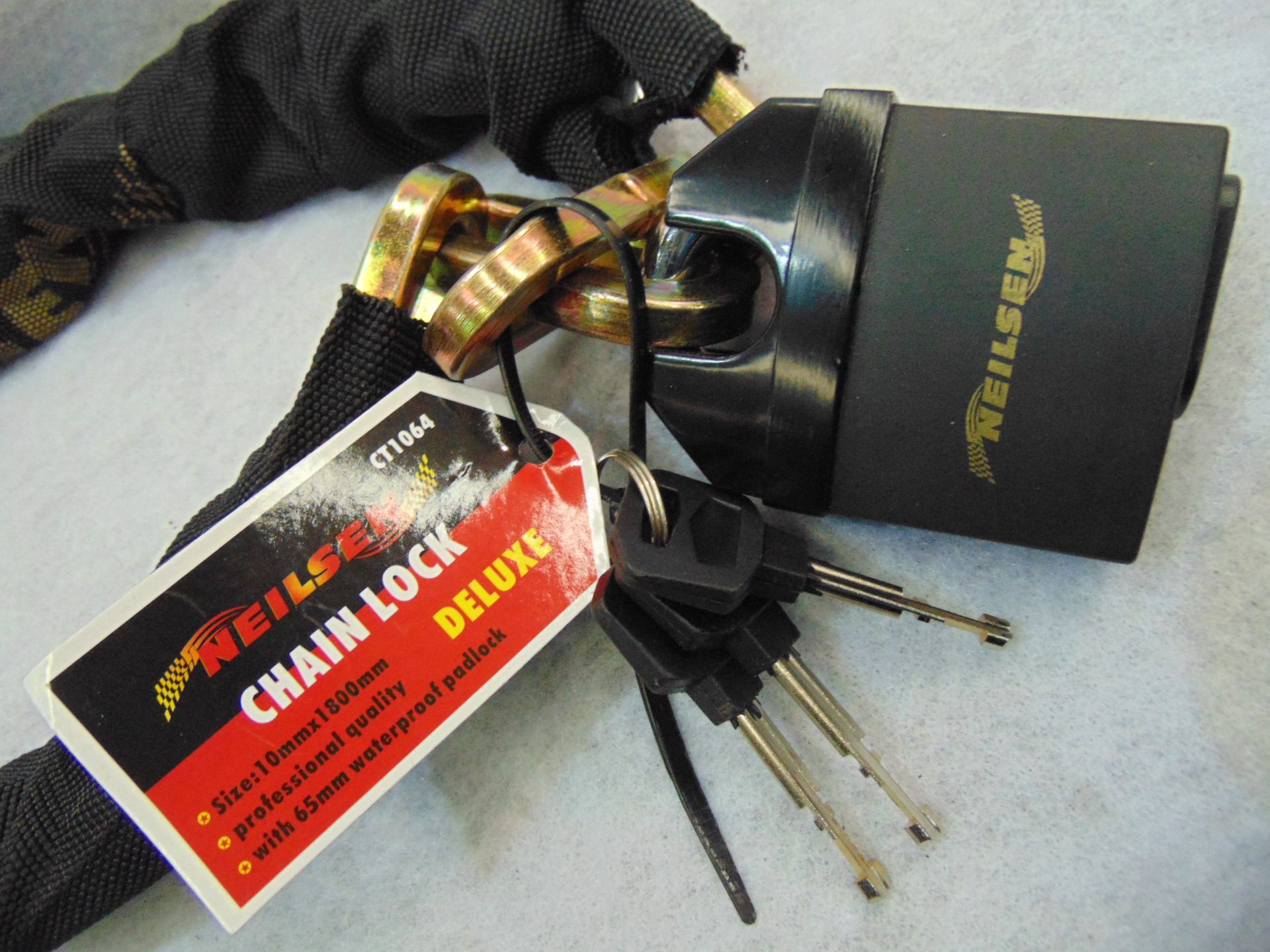 UNISSUED Neilsen Chain Lock With 65mm Padlock. - Image 4 of 5