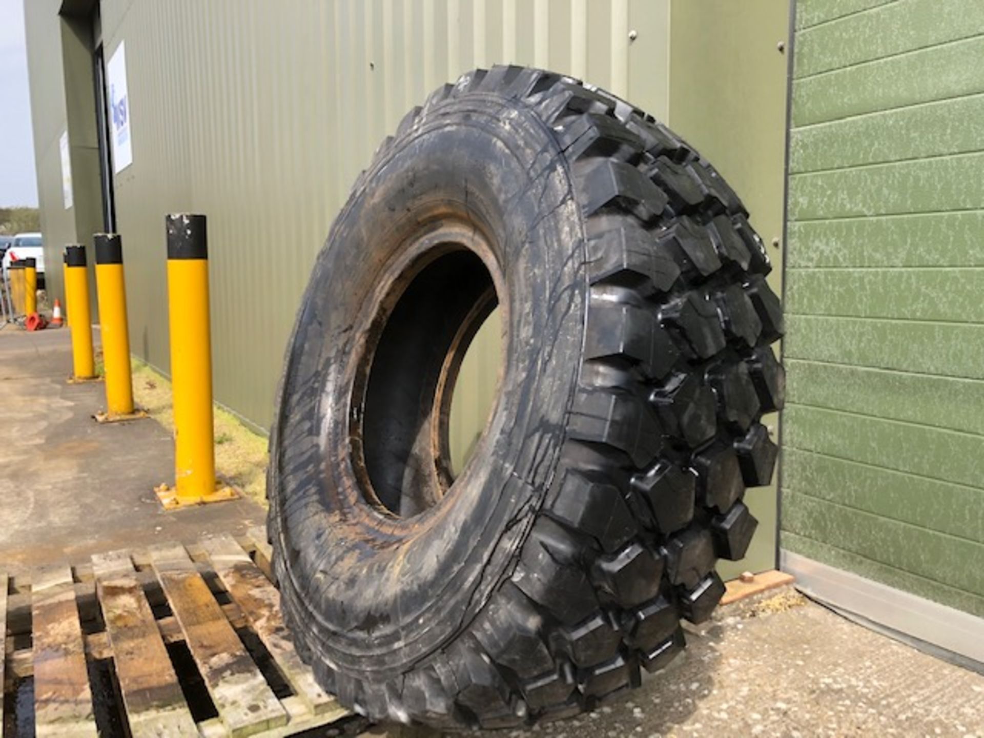 Qty 1 x Michelin 395 / 85 R 20 XZL Tyre. Unused. - Image 3 of 7