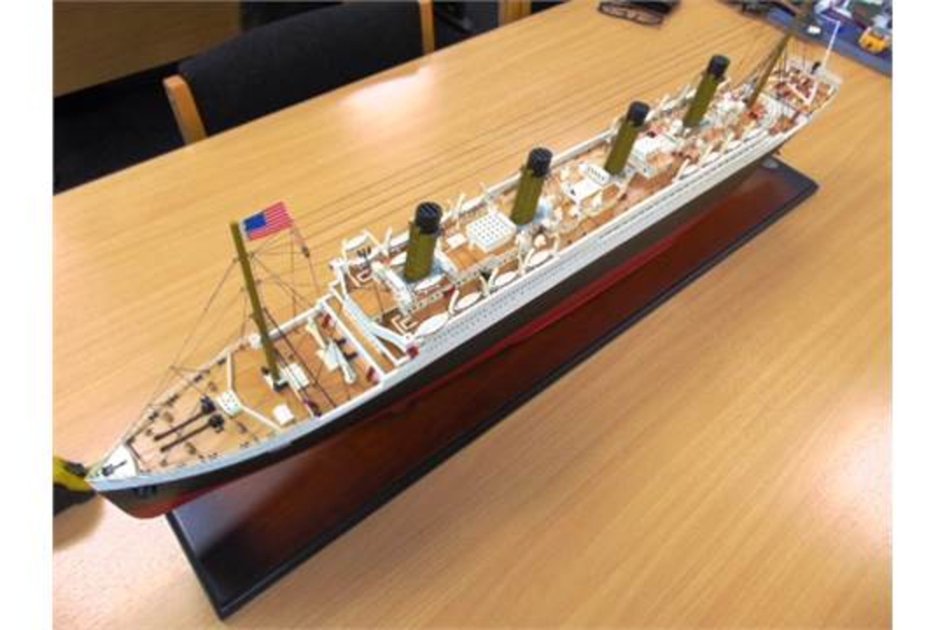 RMS Titanic Highly Detailed Wood Scale Model - Image 5 of 11