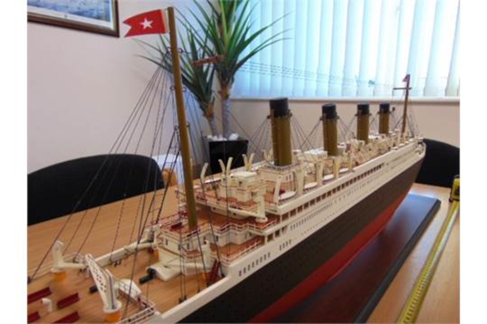RMS Titanic Highly Detailed Wood Scale Model - Image 7 of 11