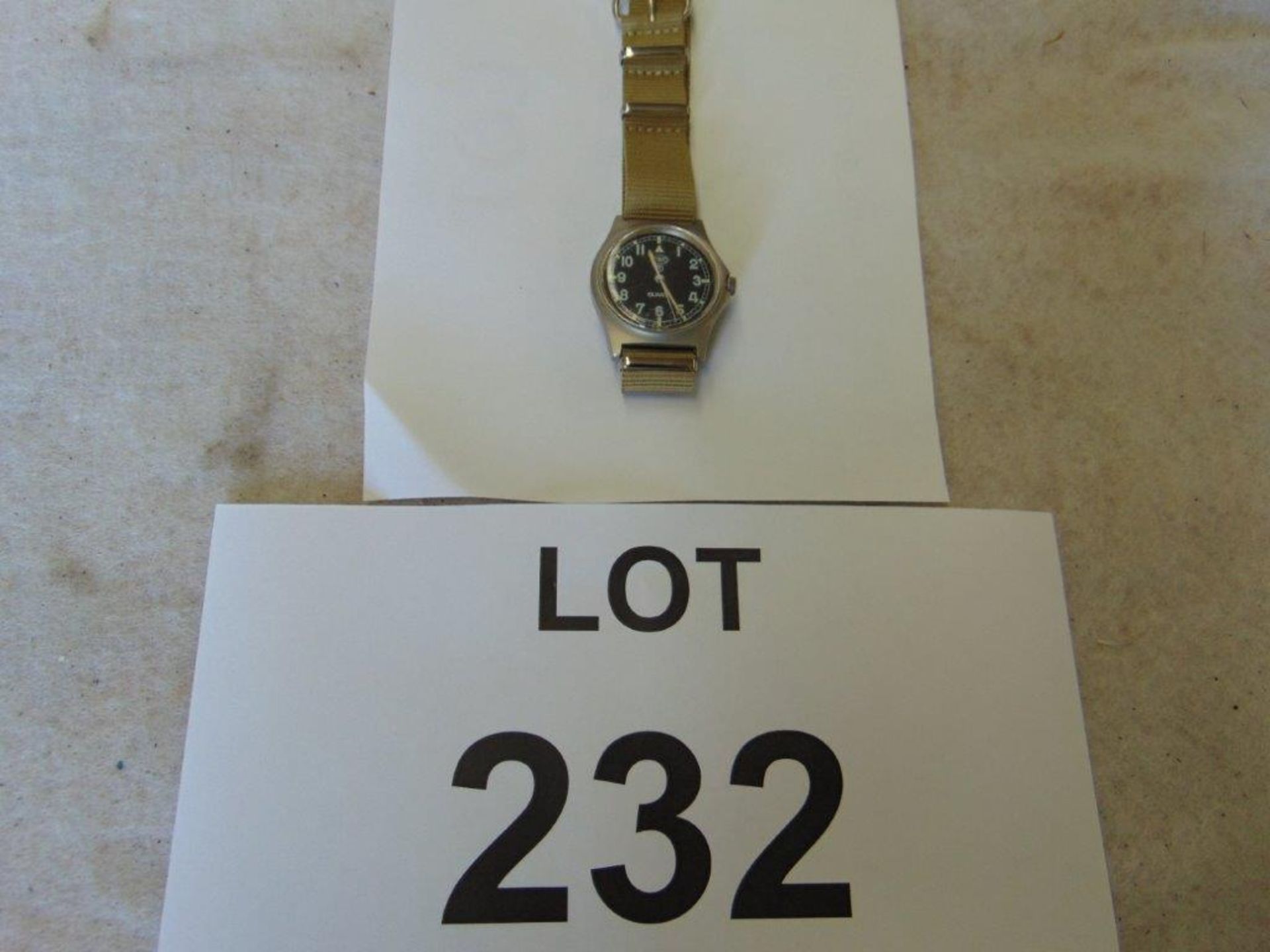 Rare 0552 Royal Marines Issue service watch dated 1990 ( Gulf War ) New Battery and Strap - Image 3 of 4