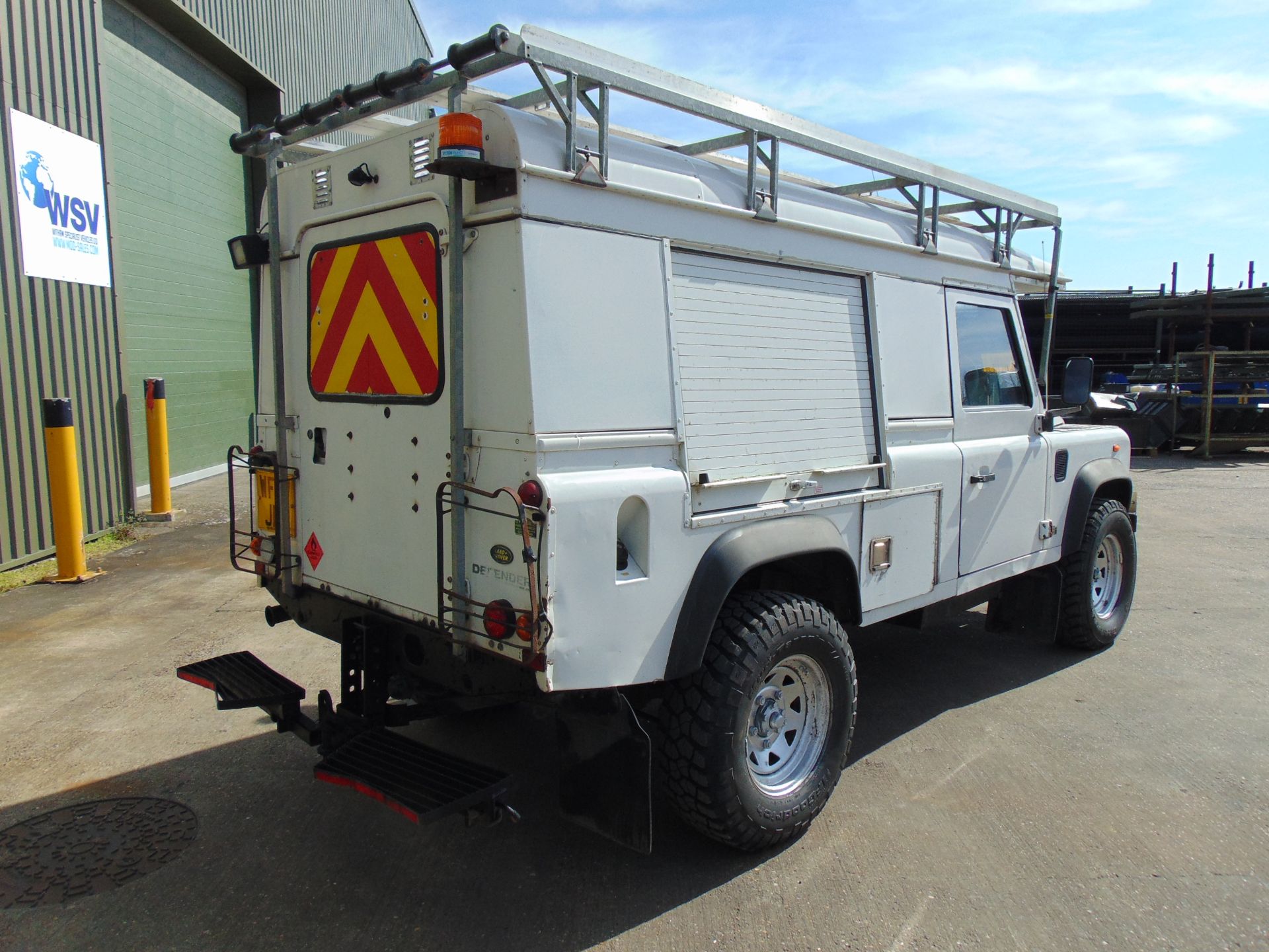 2007 Land Rover Defender 110 Puma Hardtop 4x4 Special Utility (Mobile Workshop) complete with Winch - Image 7 of 23