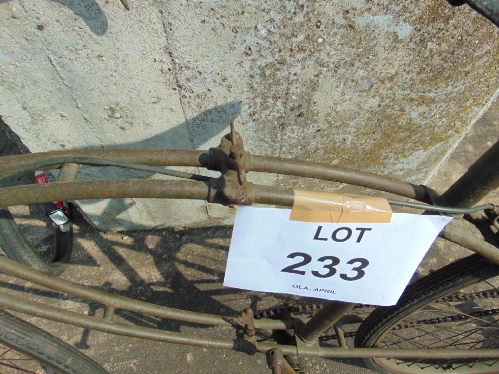 Very Rare WW 2 Original BSA Folding Para Bike with spare tyre and tube Etc - Image 3 of 11