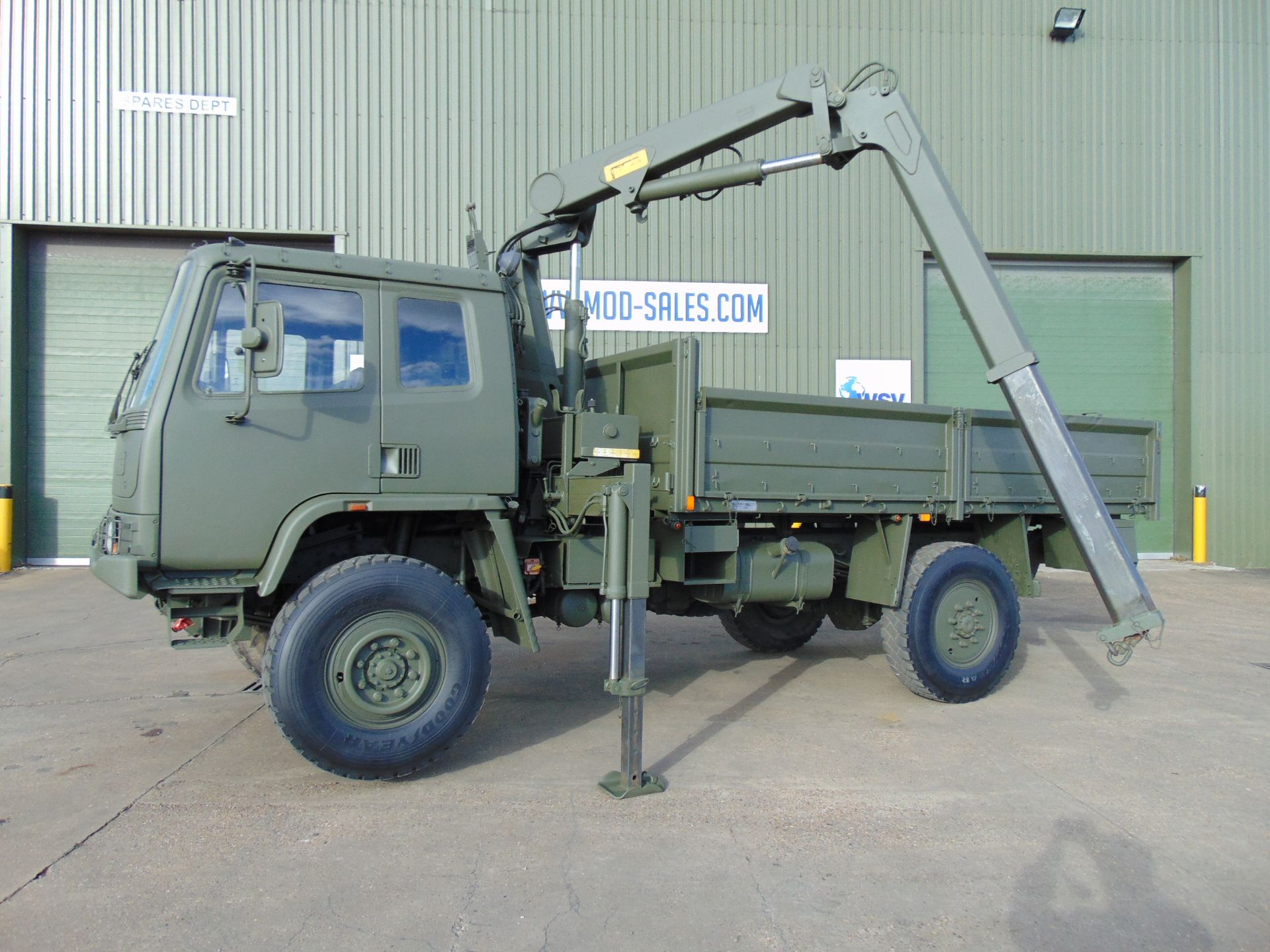 Leyland DAF 4X4 Truck complete with Atlas Crane