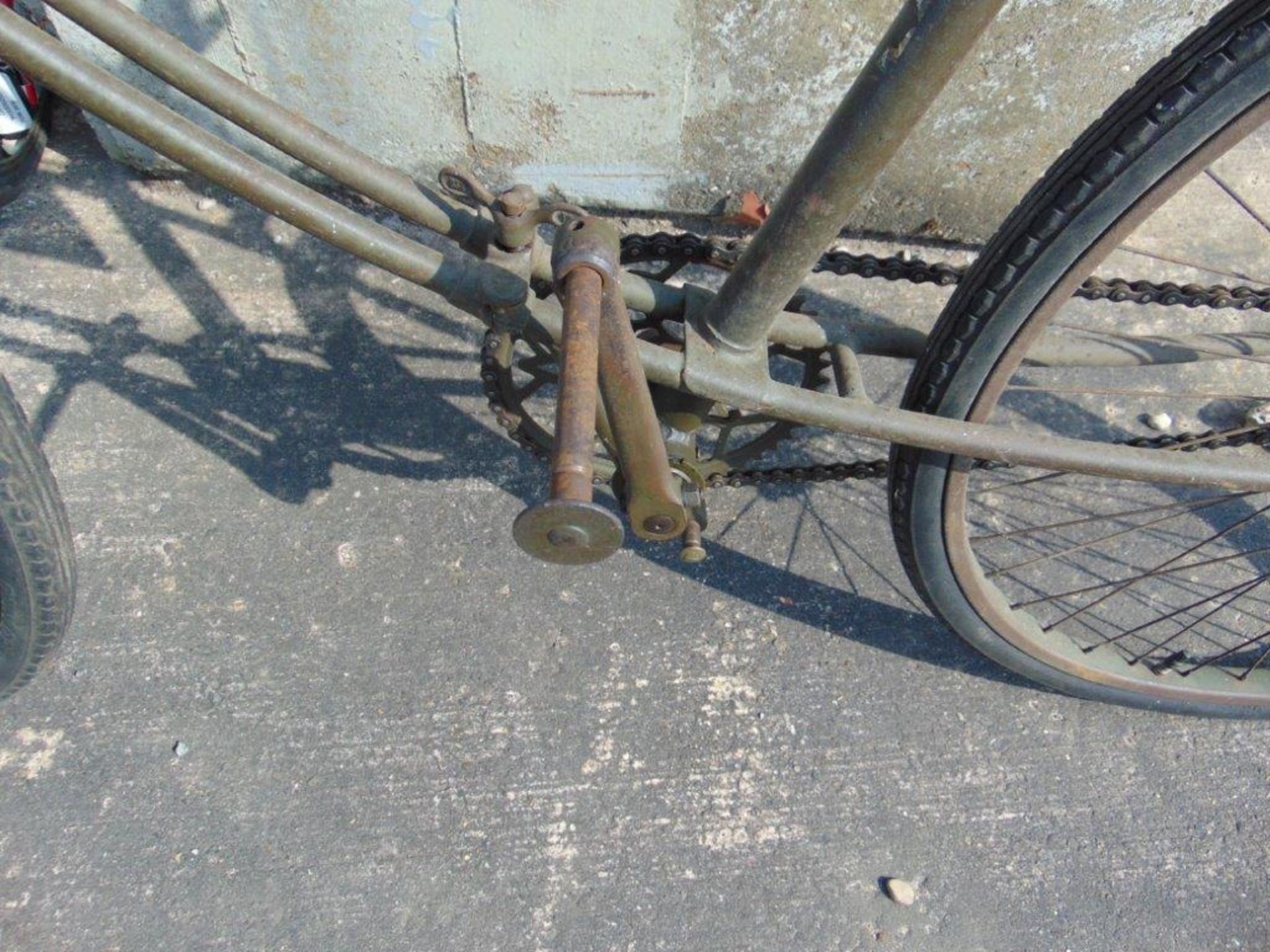 Very Rare WW 2 Original BSA Folding Para Bike with spare tyre and tube Etc - Image 5 of 11