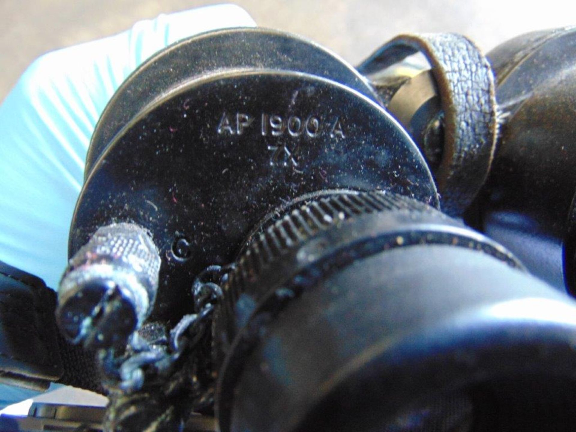 Royal Navy AP 1900 A 7 x Binoculars with original leather case - Bild 2 aus 5