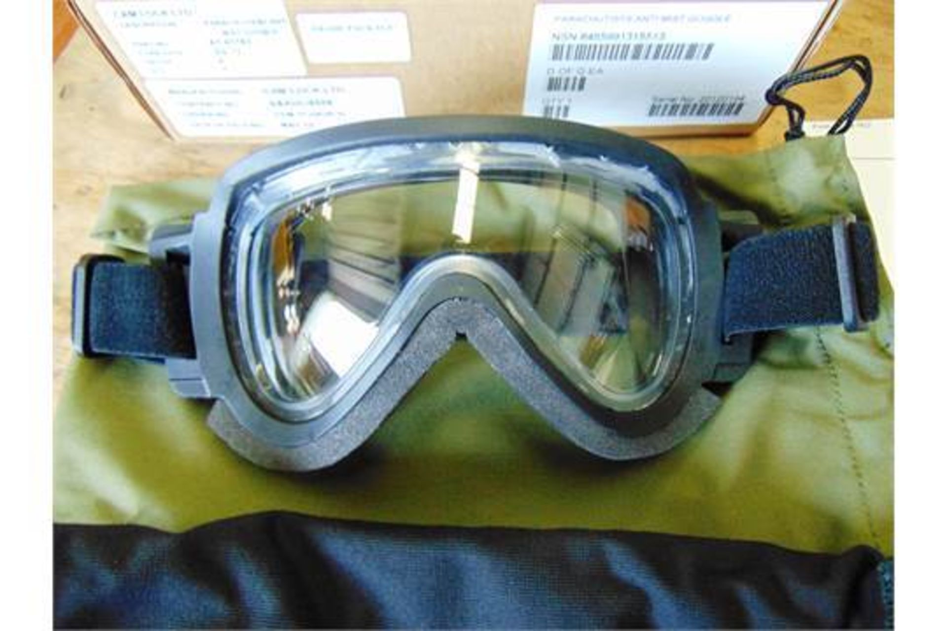 Brand New Unissued pair of Cam Lock Anti Mist SAS HALO Parachute Skydiving Goggles - Image 2 of 5