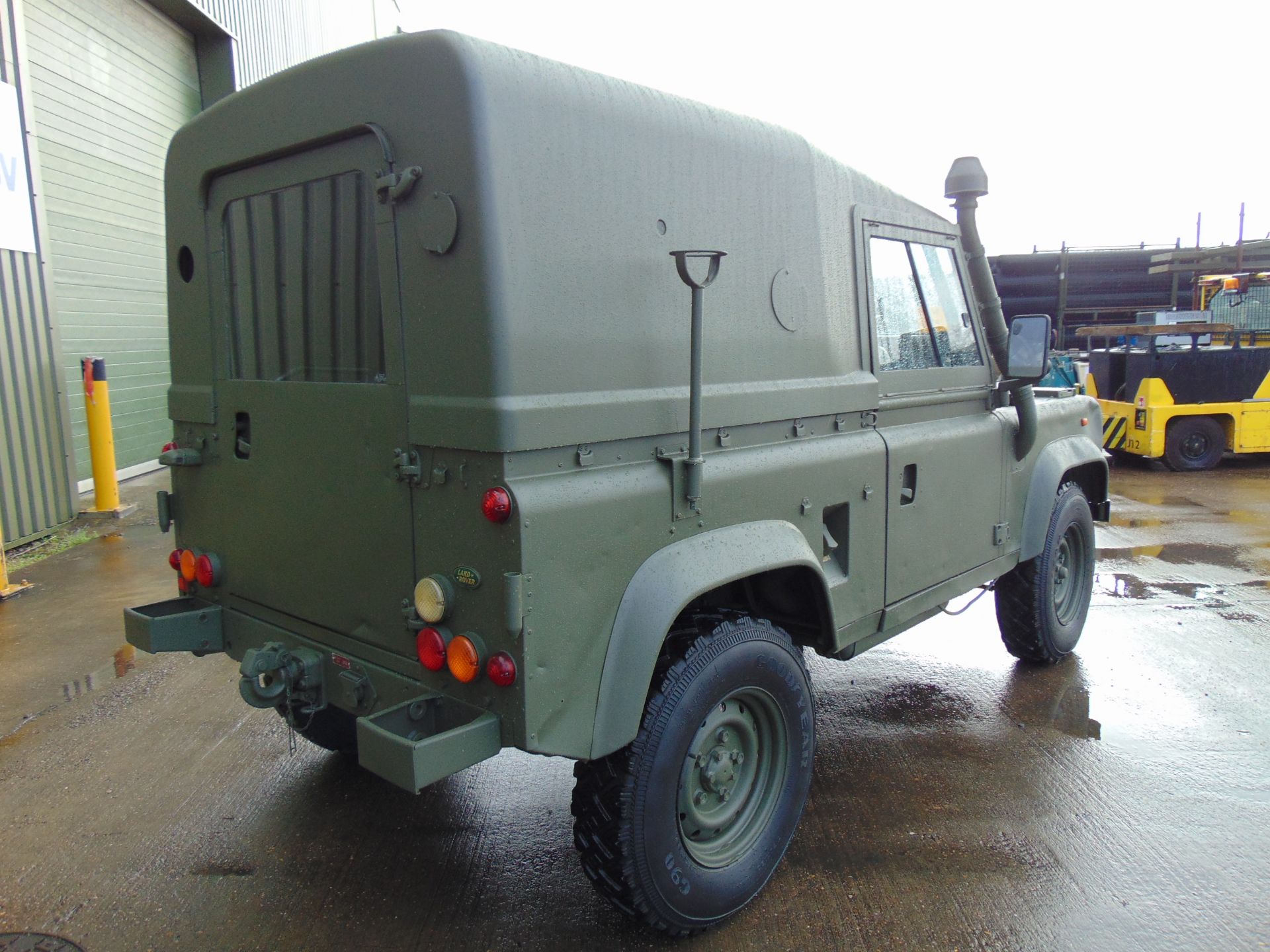 Land Rover Wolf 90 Hard Top with Remus upgrade ONLY 87,046km! - Image 6 of 32