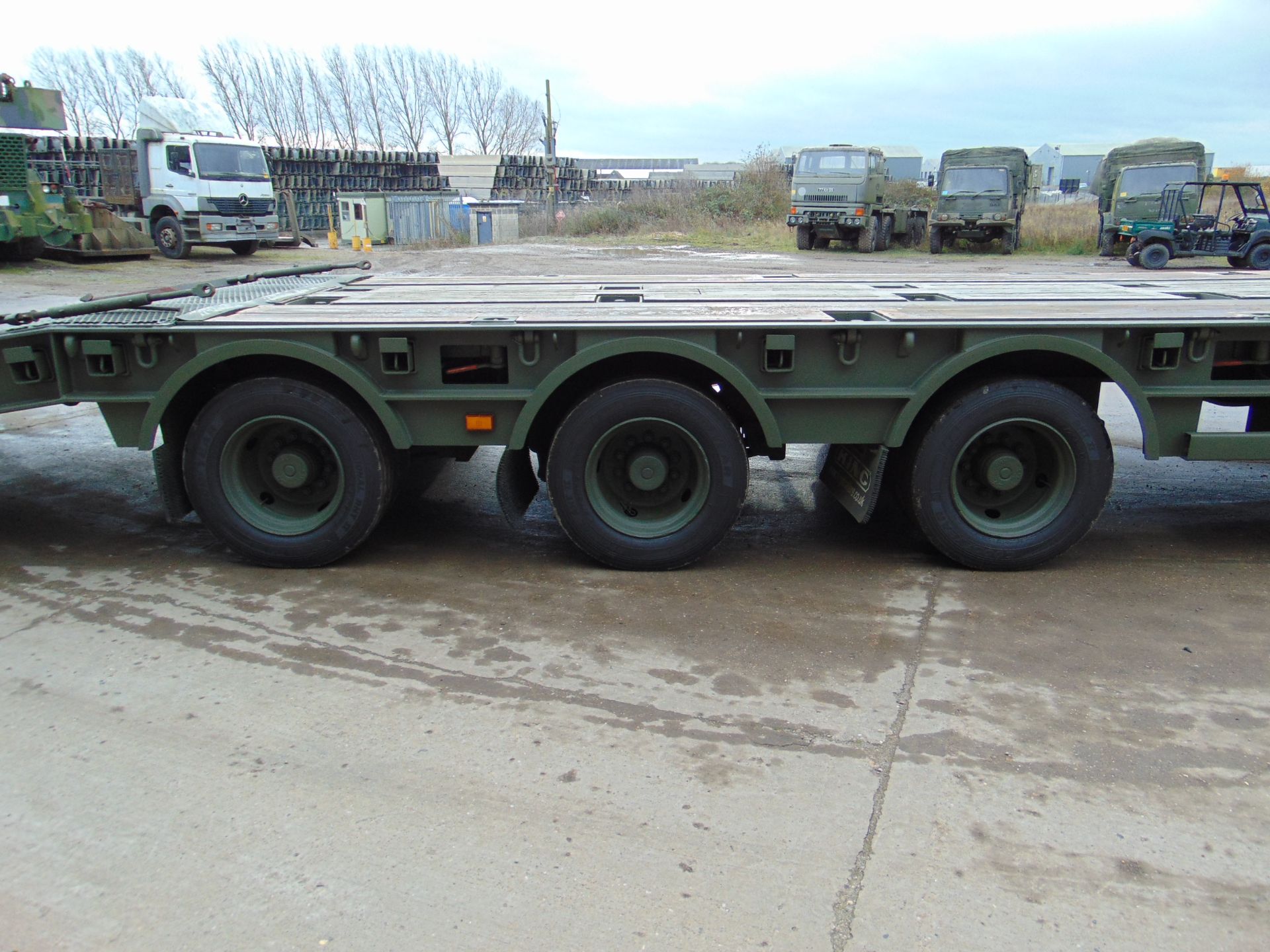 EX RESERVE STOCK King GTS38 Tri Axle Stepframe trailer - Image 32 of 33