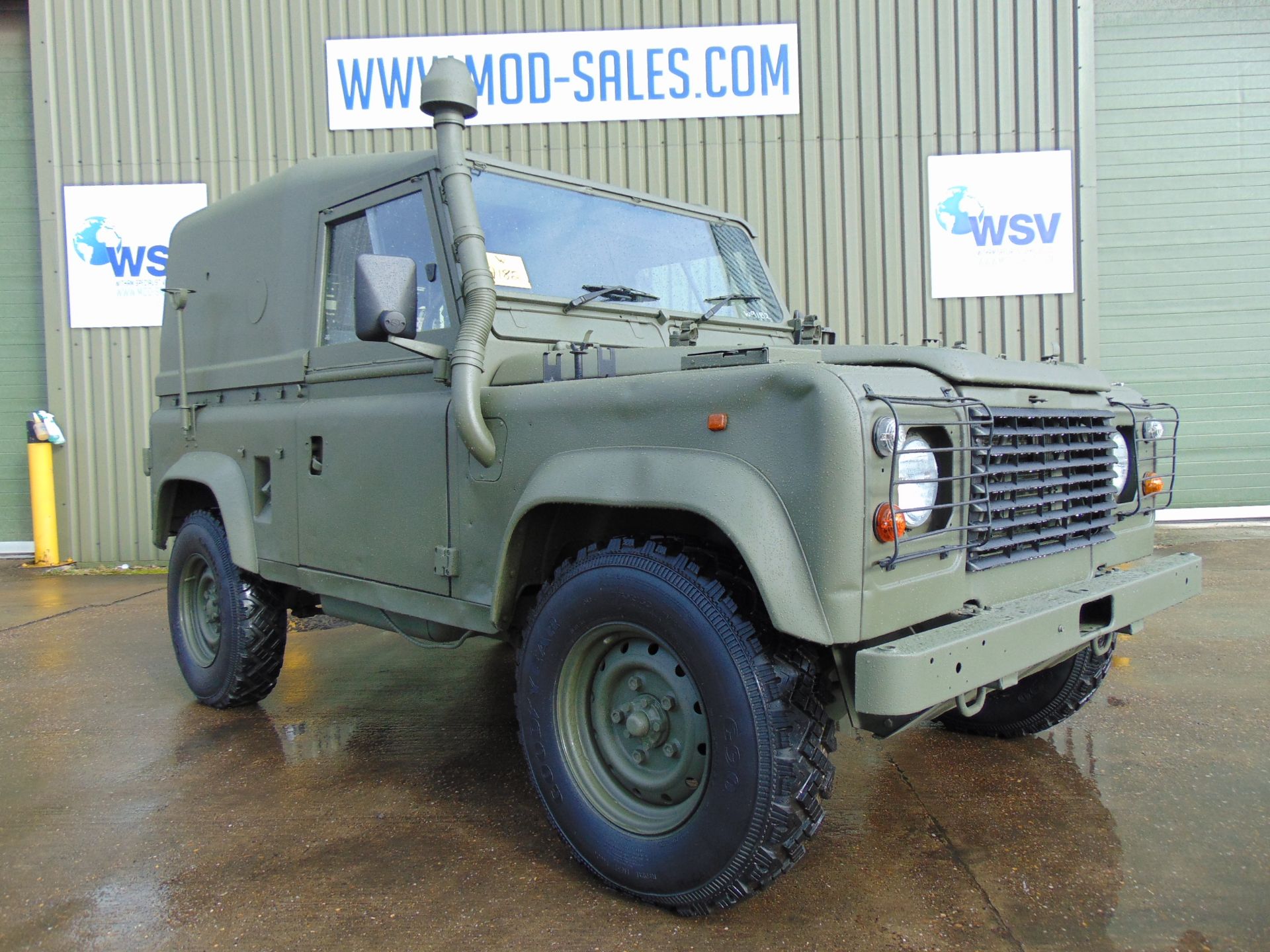 Land Rover Wolf 90 Hard Top with Remus upgrade ONLY 87,046km!