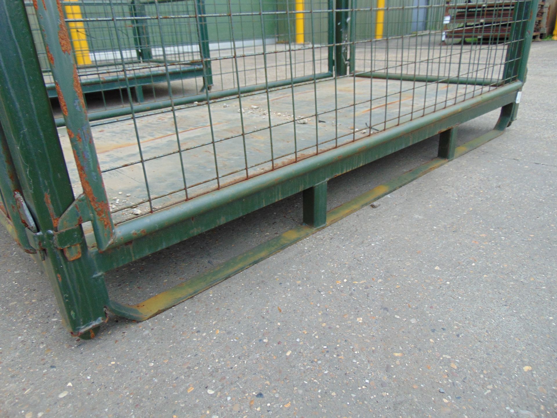 Heavy Duty Metal Stackable Stillage / Post Pallet - Image 3 of 3