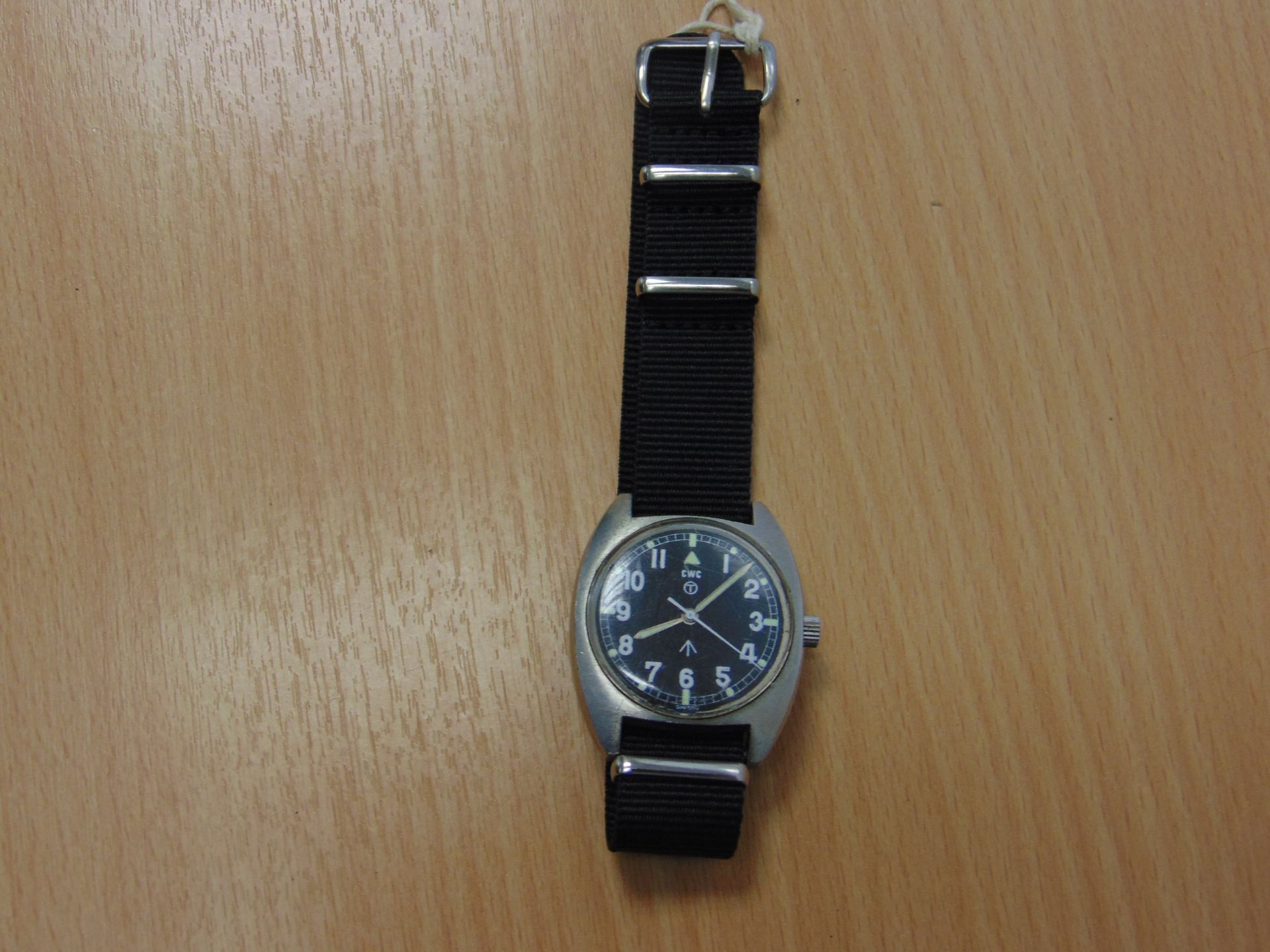 VERY RARE CWC MECHANICAL W10 SERVICE WATCH NATO MARKED - BROAD ARROW DATED 1976 - Image 3 of 10