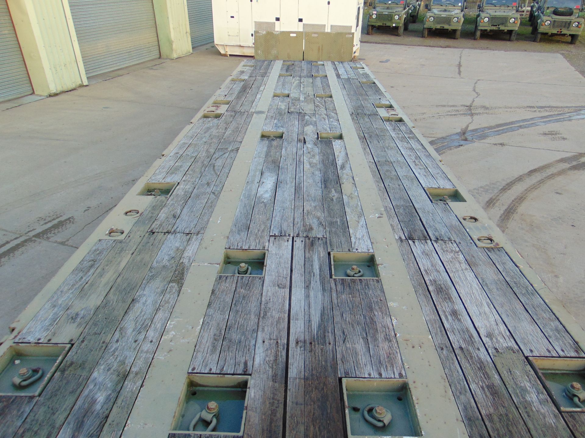 2002 Oldbury Tri Axle Sliding Deck Plant Trailer - Image 8 of 26