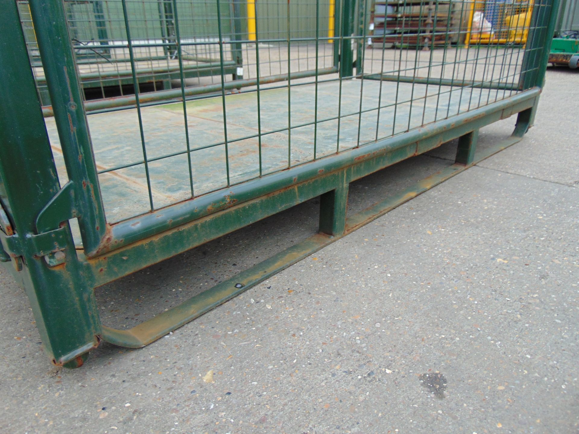 Heavy Duty Metal Stackable Stillage / Post Pallet - Image 3 of 3
