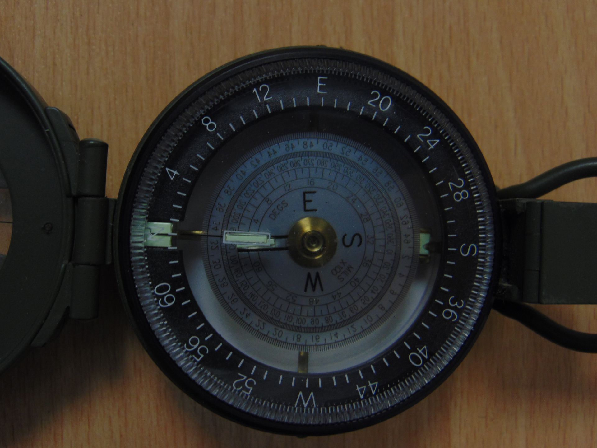 FRANCIS BAKER M88 PRISMATIC MARCHING COMPASS - Image 5 of 6