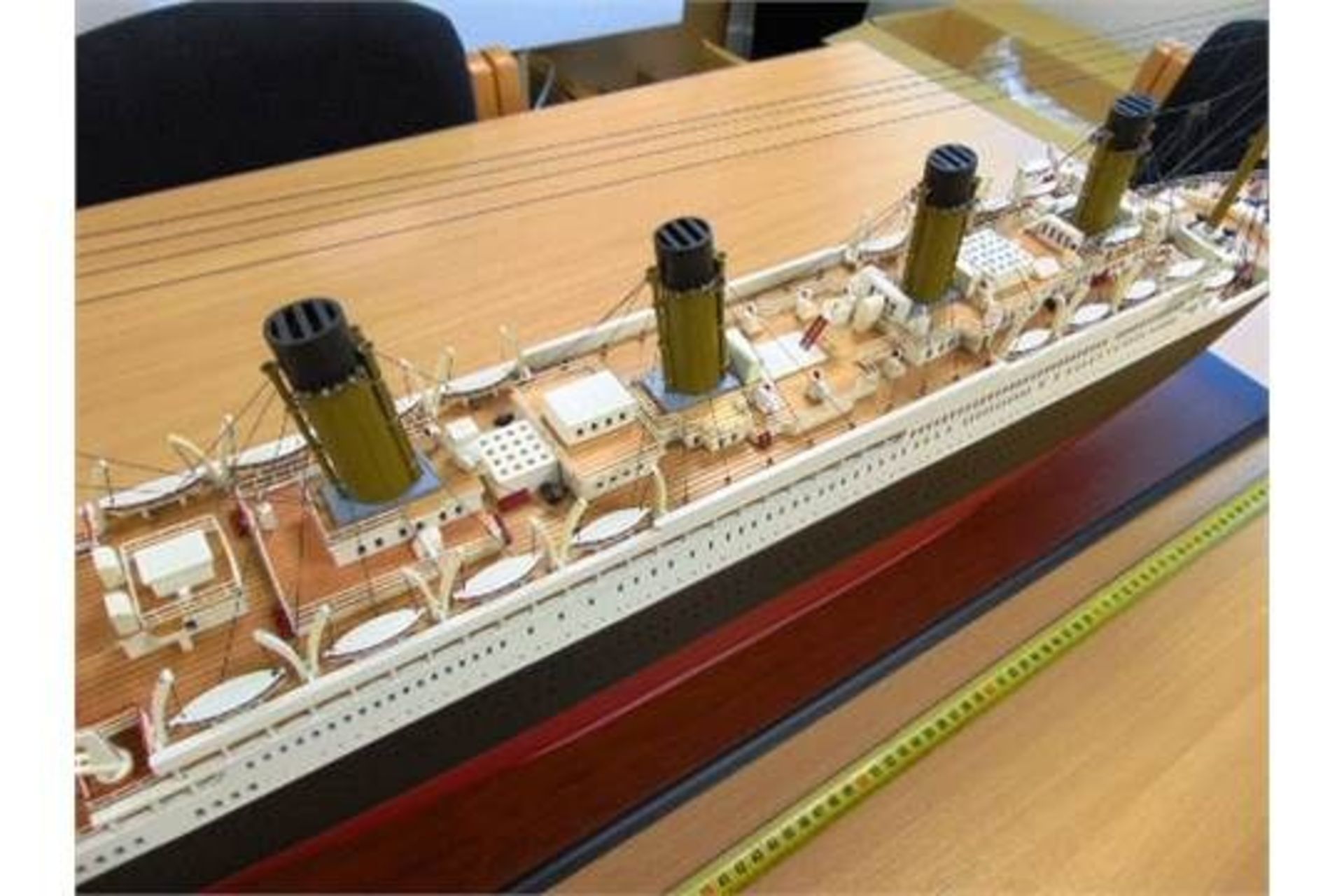 RMS TITANIC HIGHLY DETAILED WOOD SCALE MODEL - Image 6 of 11