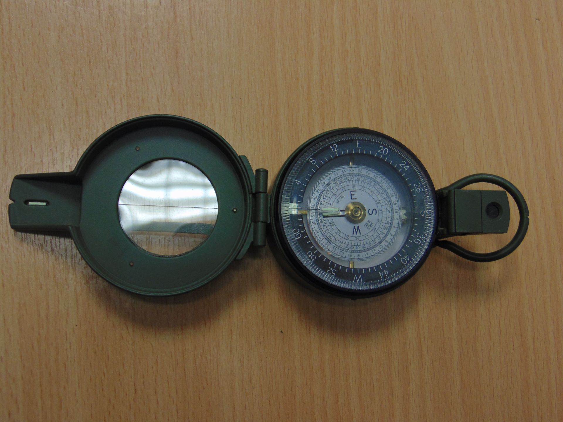 FRANCIS BAKER M88 PRISMATIC MARCHING COMPASS - Image 4 of 6