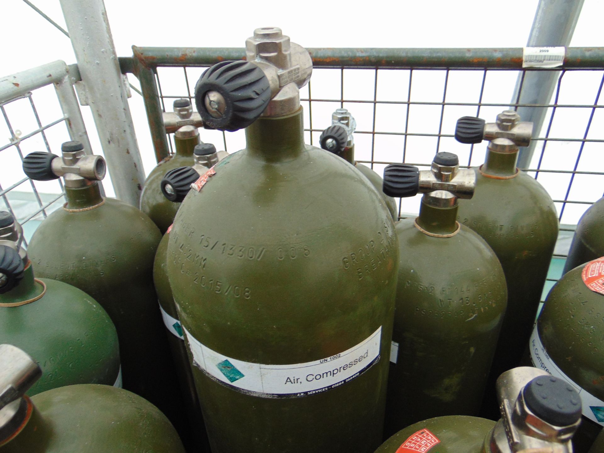 30 x Breathing Apparatus Cylinders c/w Cylinder Valves - Image 4 of 7