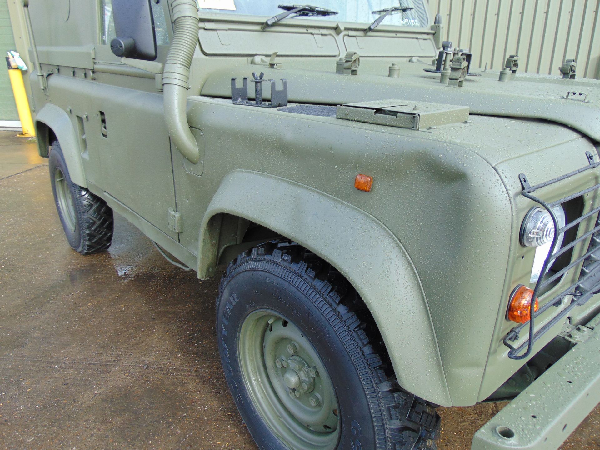 Land Rover Wolf 90 Hard Top with Remus upgrade ONLY 87,046km! - Image 11 of 32