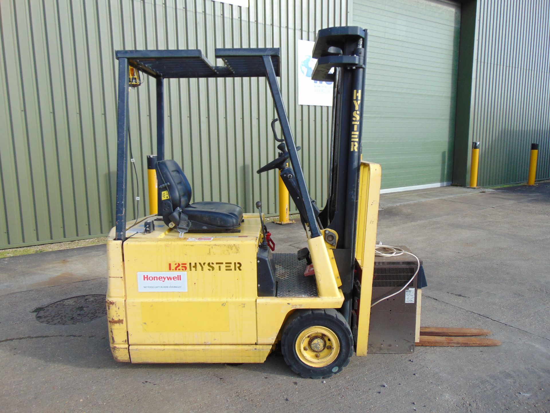 Hyster A1.25 XL 1250Kg Electric Fork Lift Truck ONLY 1,660 HOURS! - Image 6 of 18