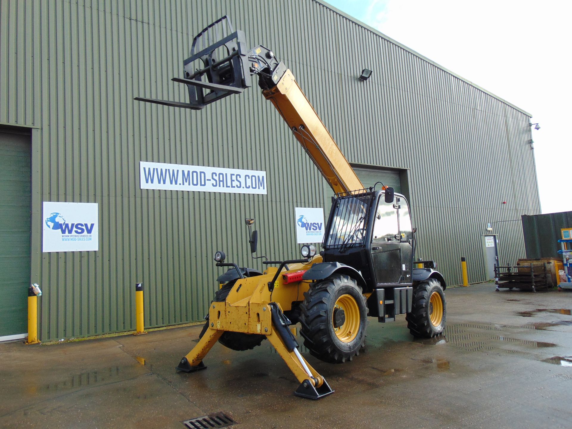 2014 Caterpillar TH414C GC 3.6 ton Telehandler ONLY 1,382 HOURS! - Image 2 of 33