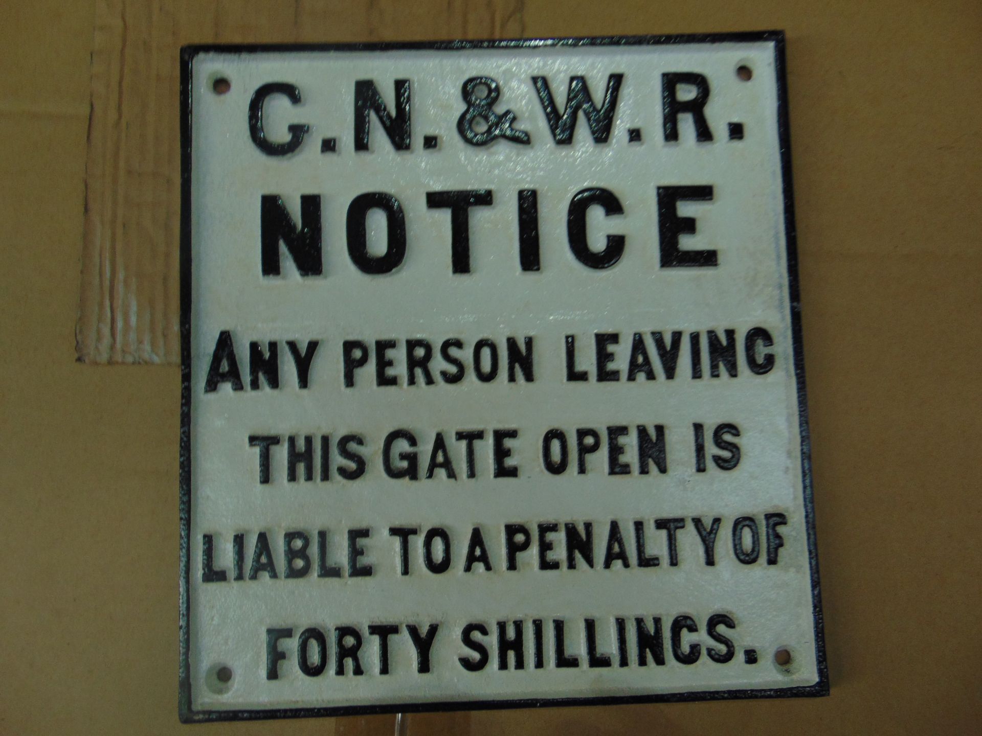 GN & WR CAST ITON RAILWAY SIGN - Image 3 of 3