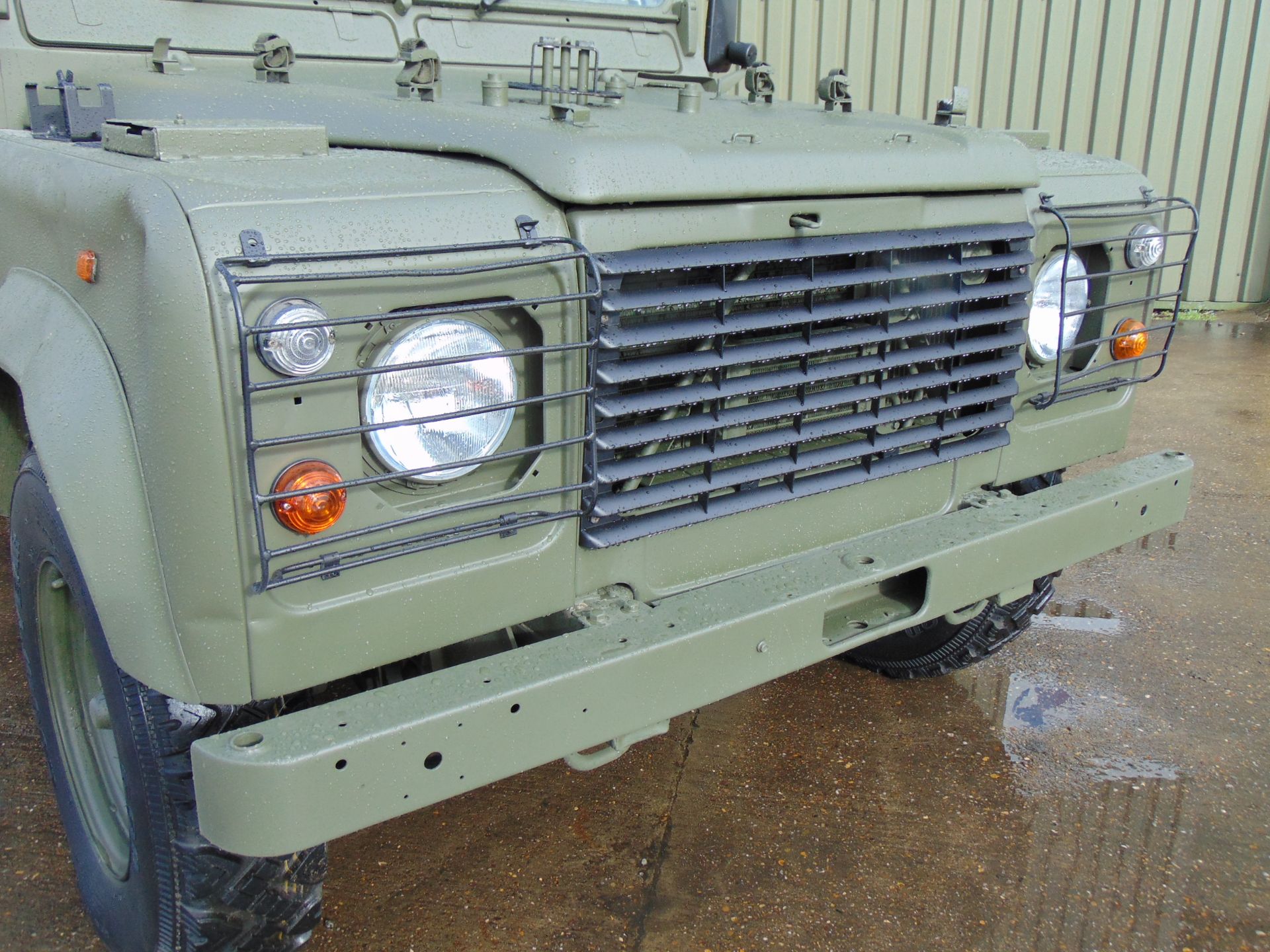 Land Rover Wolf 90 Hard Top with Remus upgrade ONLY 87,046km! - Image 9 of 32