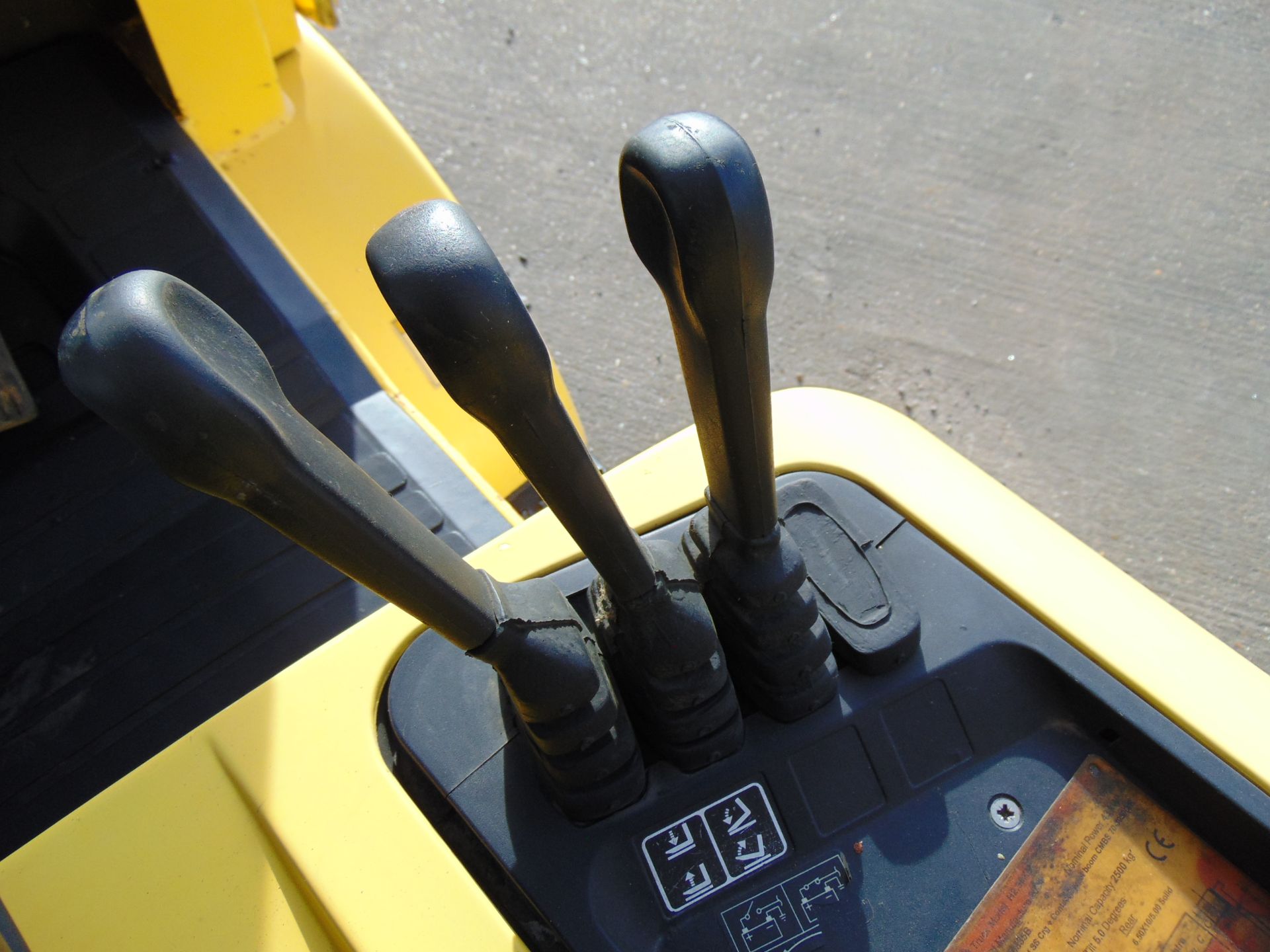 Hyster H2.50XM Forklift ONLY 3,390 HOURS WITH 3 STAGE CONTAINER SPEC MAST - Bild 16 aus 29