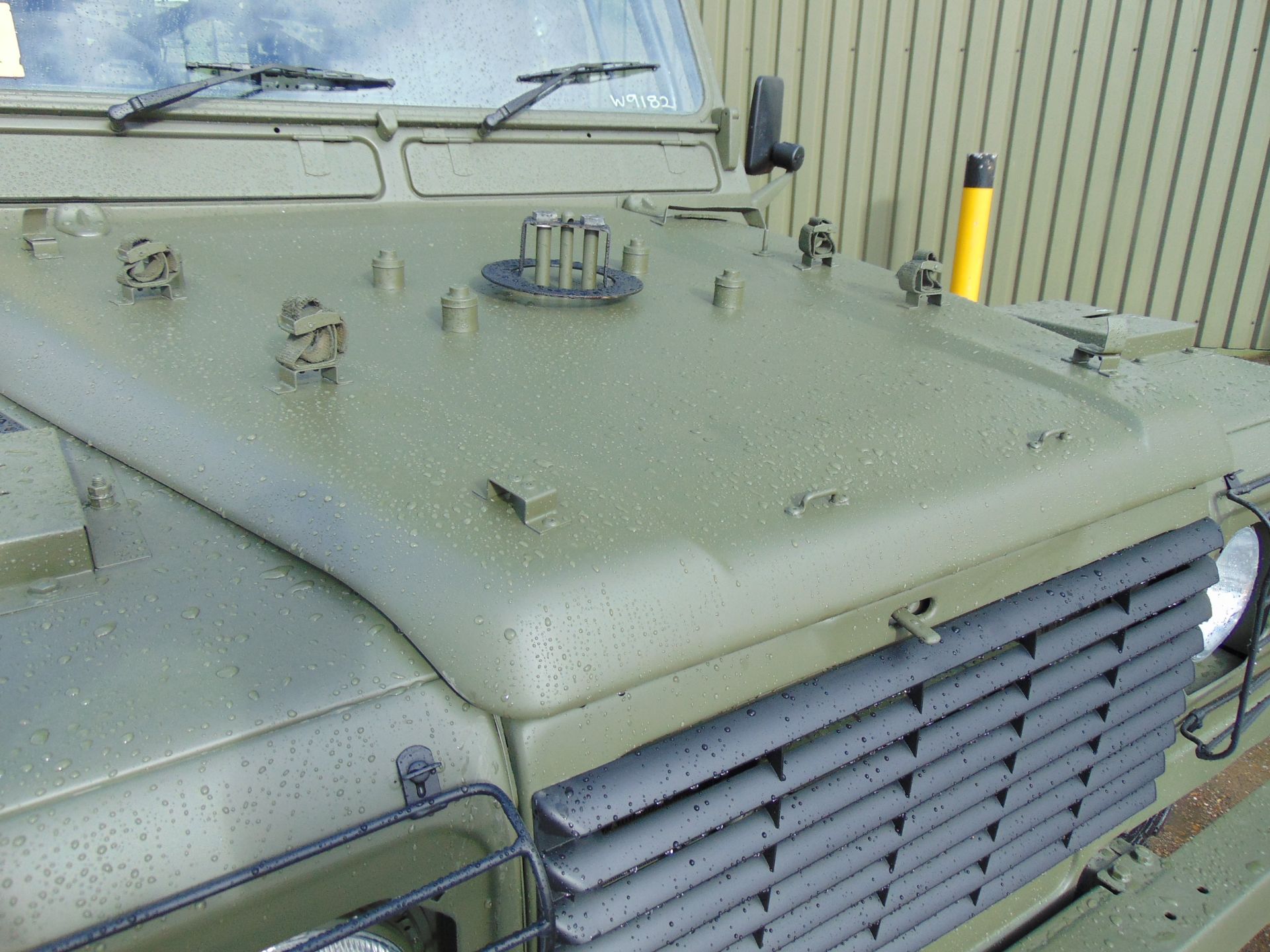 Land Rover Wolf 90 Hard Top with Remus upgrade ONLY 87,046km! - Image 10 of 32