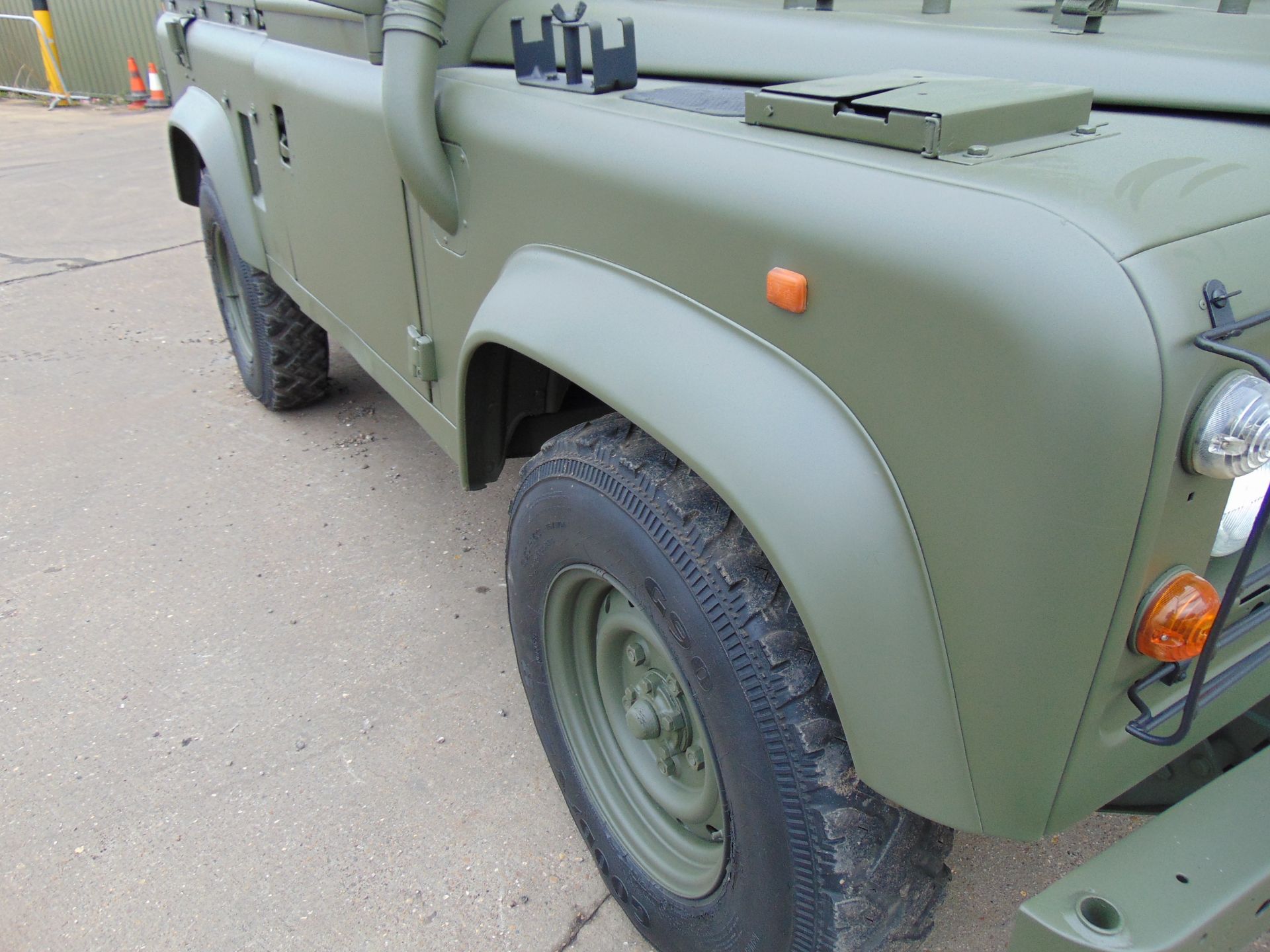 Land Rover Wolf 90 Hard Top with Remus upgrade ONLY 96,979km! - Image 11 of 32