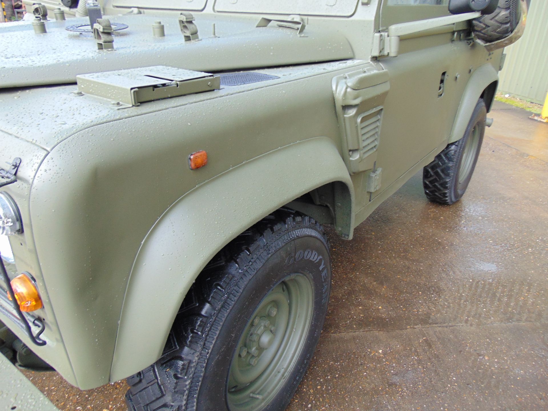 Land Rover Wolf 90 Hard Top with Remus upgrade ONLY 87,046km! - Image 12 of 32