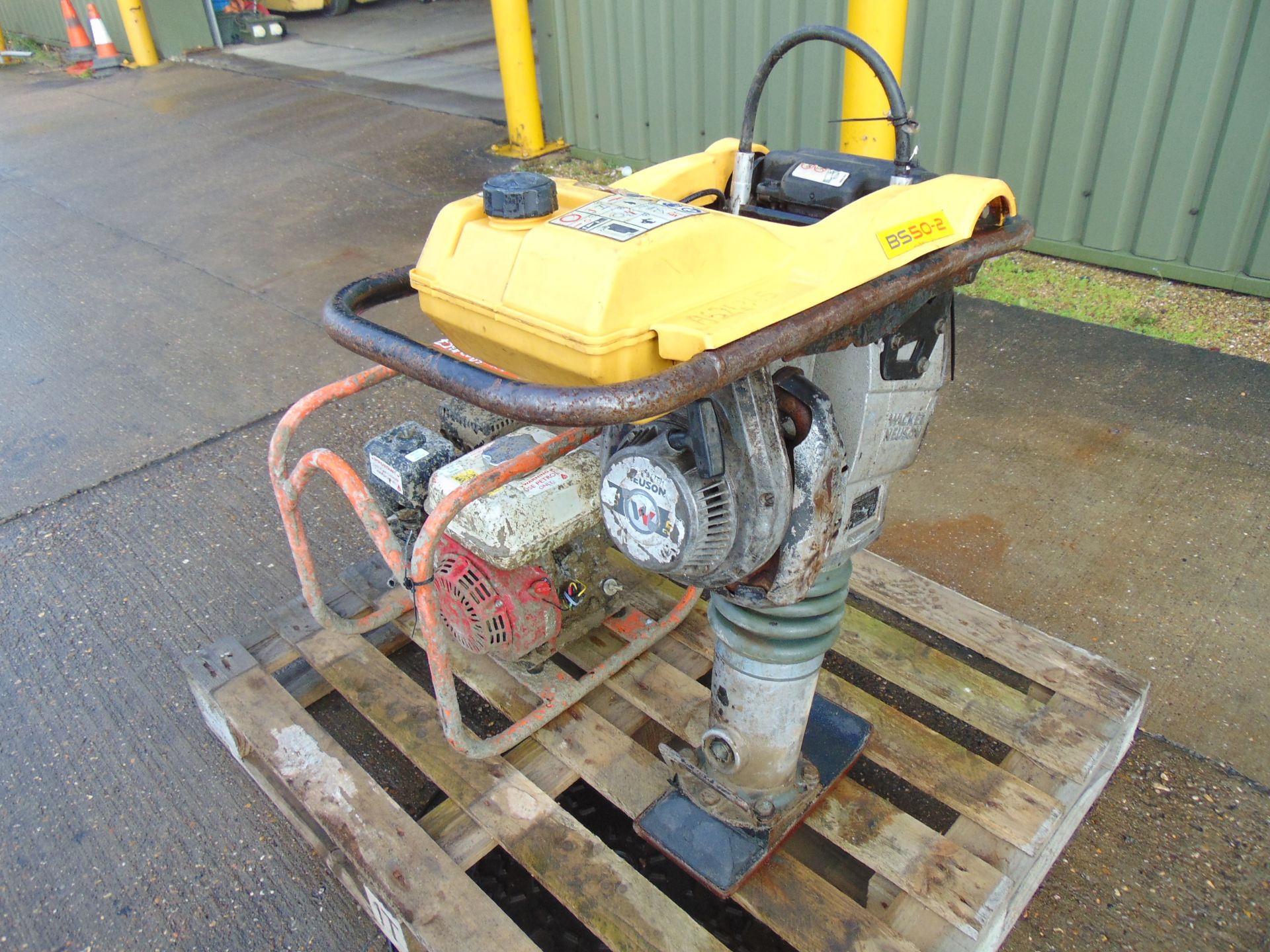 Wacker Neuson BS50-2 Trench Rammer & Honda Concrete Poker Drive Unit - Image 2 of 10