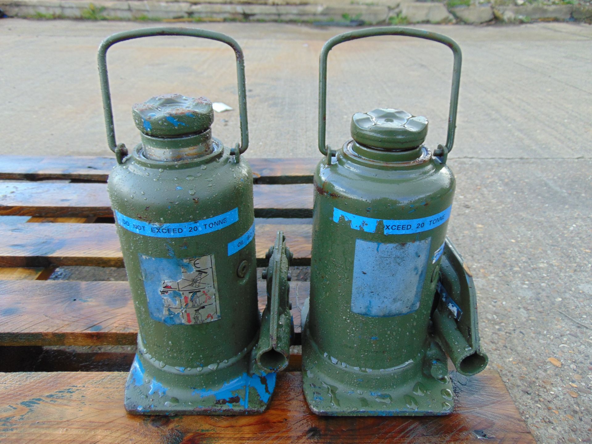 Q 2 Weber 20 Tonne Hydraulic Jacks