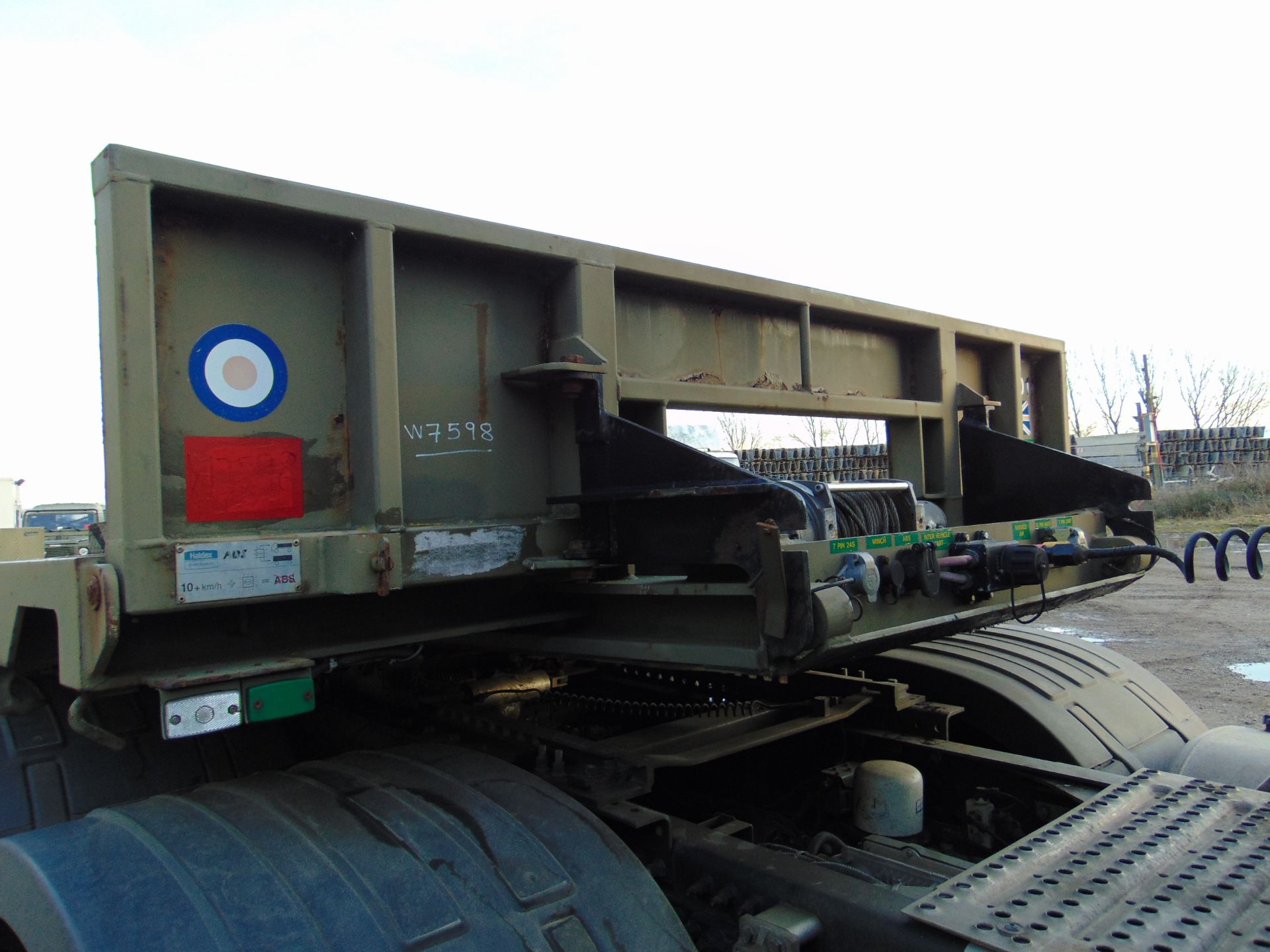 2002 Oldbury Tri Axle Sliding Deck Plant Trailer - Image 20 of 26