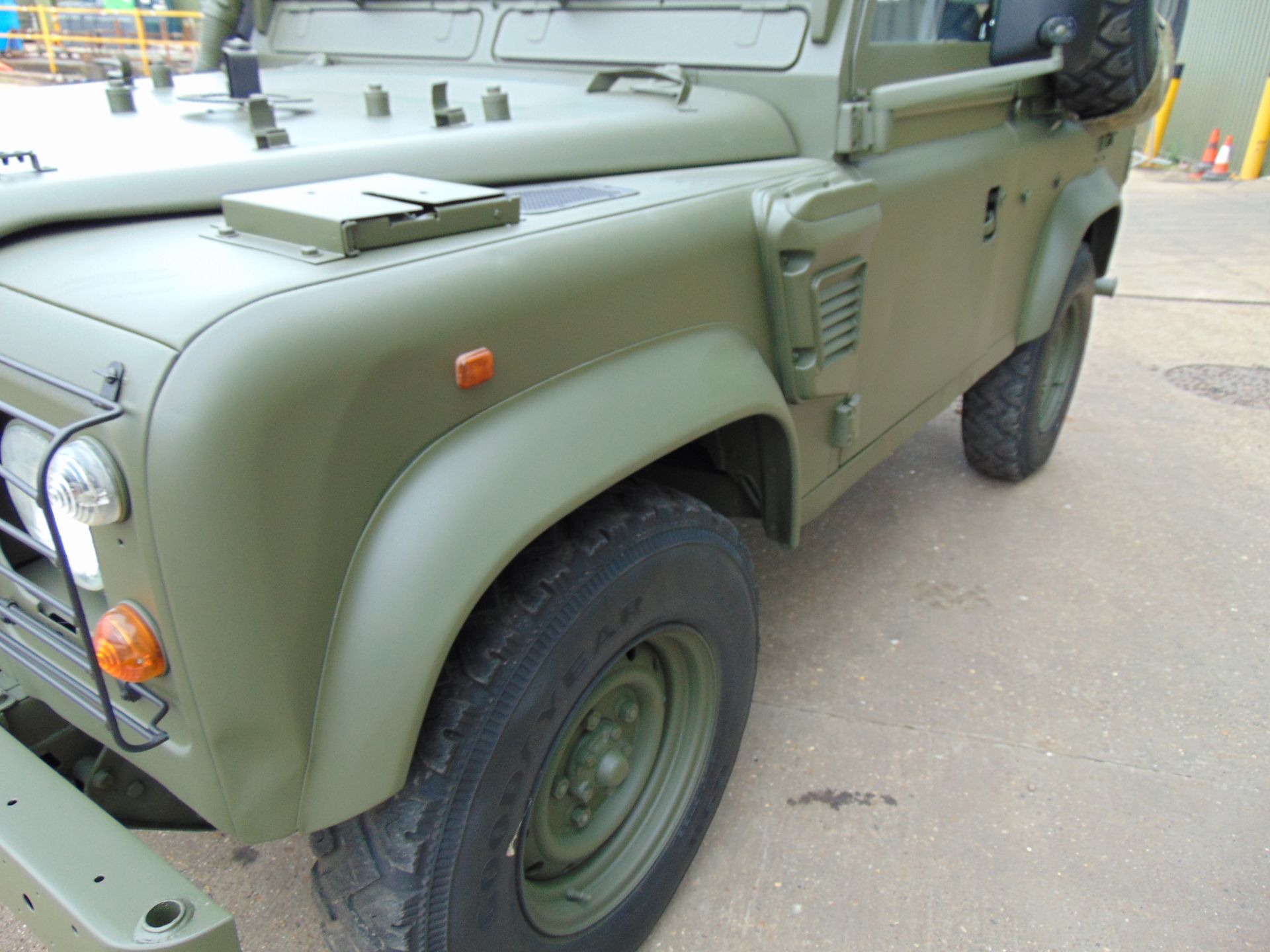 Land Rover Wolf 90 Hard Top with Remus upgrade ONLY 96,979km! - Image 12 of 32