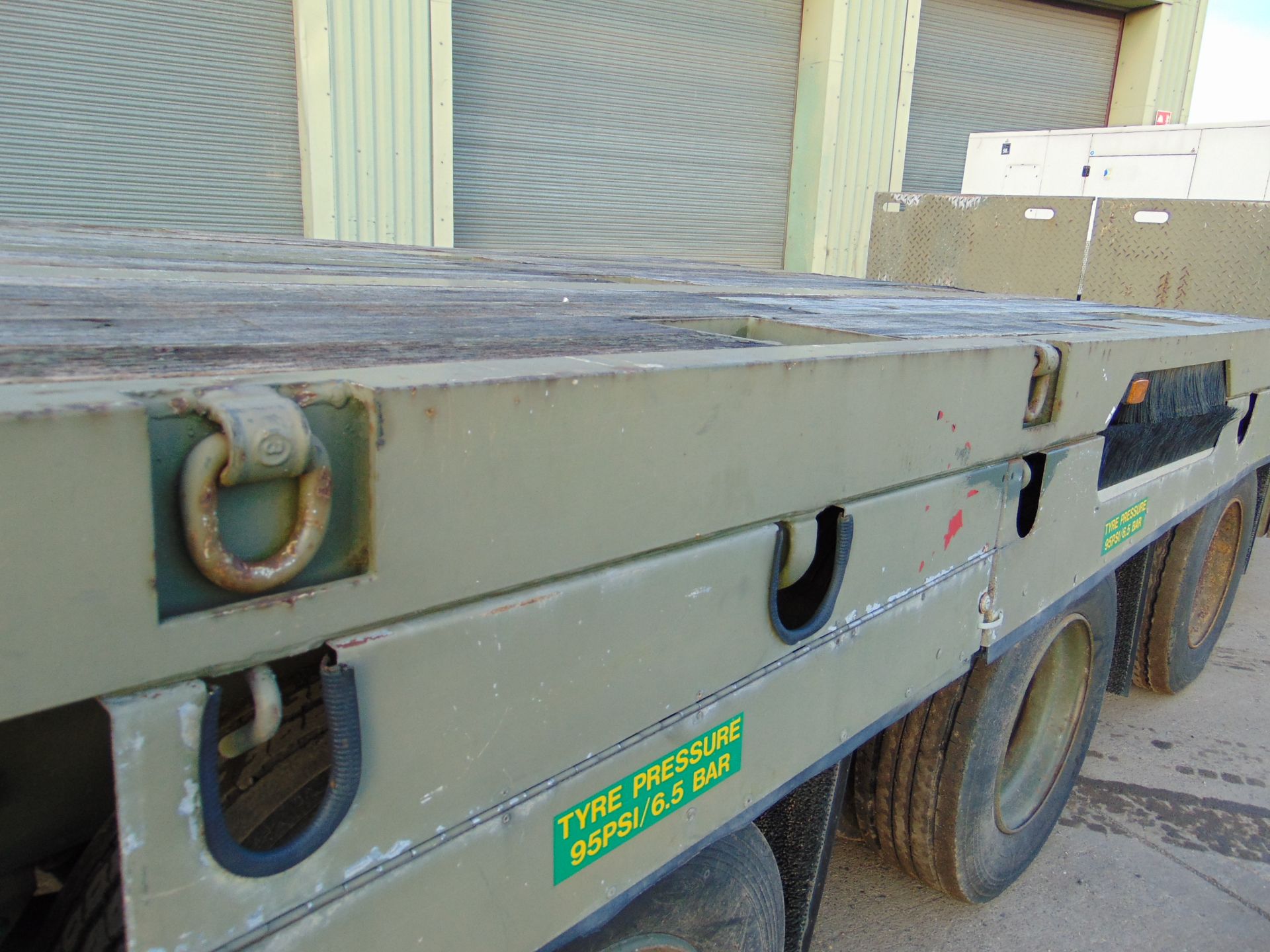 2002 Oldbury Tri Axle Sliding Deck Plant Trailer - Image 24 of 26