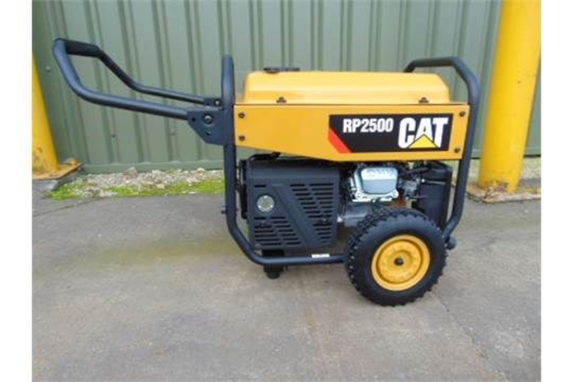 QTY 5 x UNISSUED Caterpillar RP2500 Industrial Petrol Generator Sets Dual Voltage 110/230 Volt - Image 6 of 6