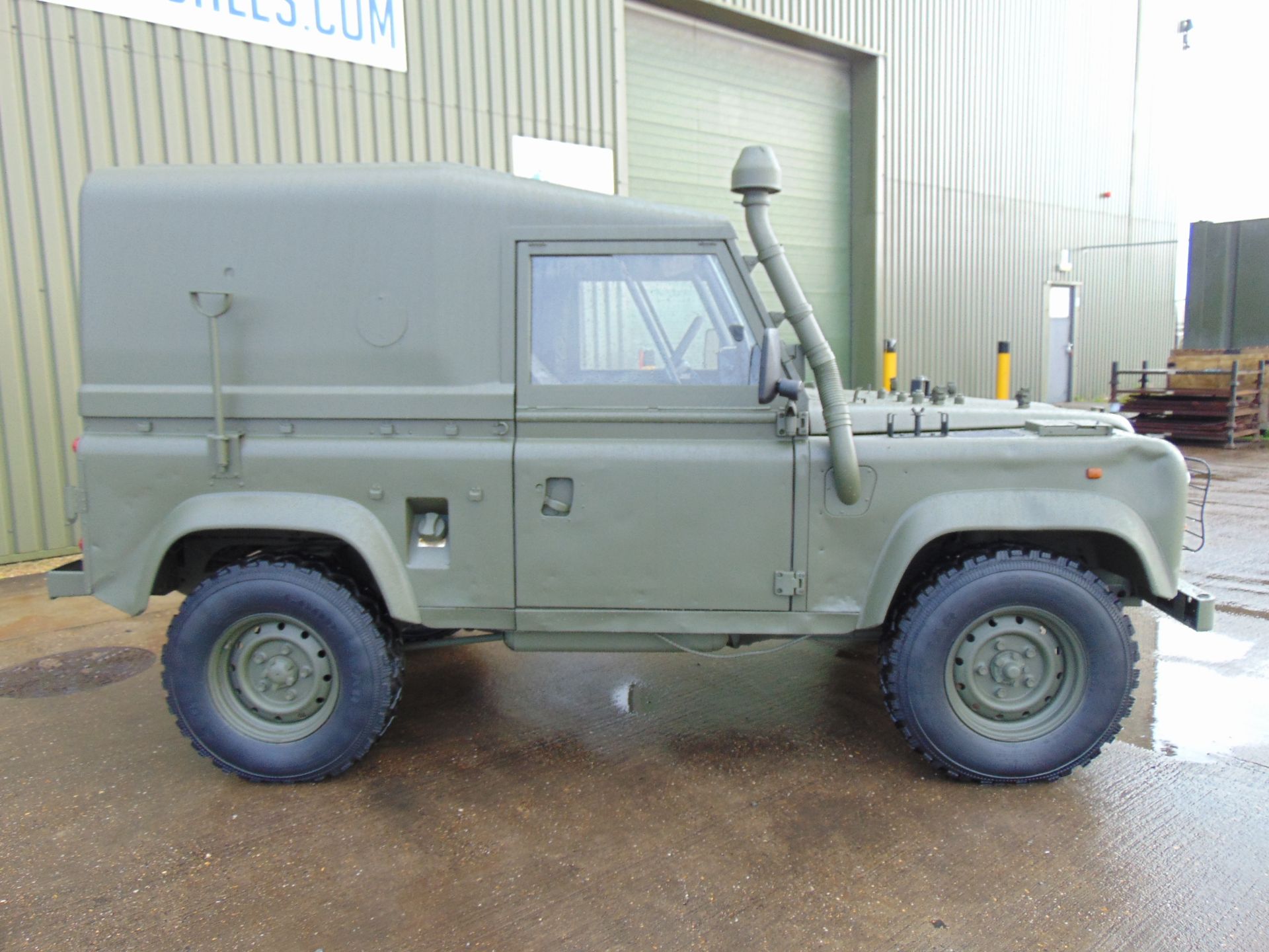 Land Rover Wolf 90 Hard Top with Remus upgrade ONLY 87,046km! - Image 5 of 32