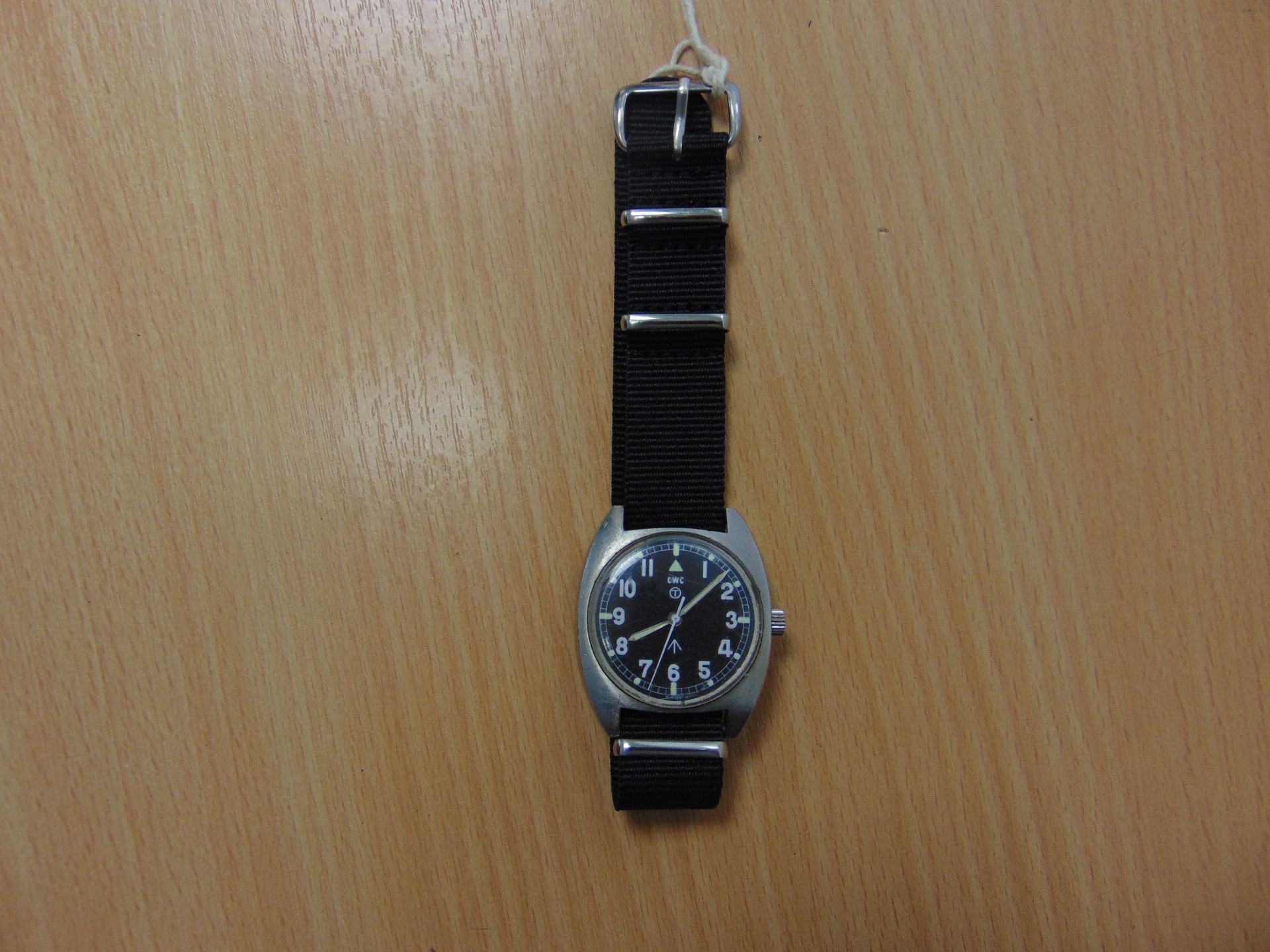 VERY RARE CWC MECHANICAL W10 SERVICE WATCH NATO MARKED - BROAD ARROW DATED 1976 - Image 4 of 10
