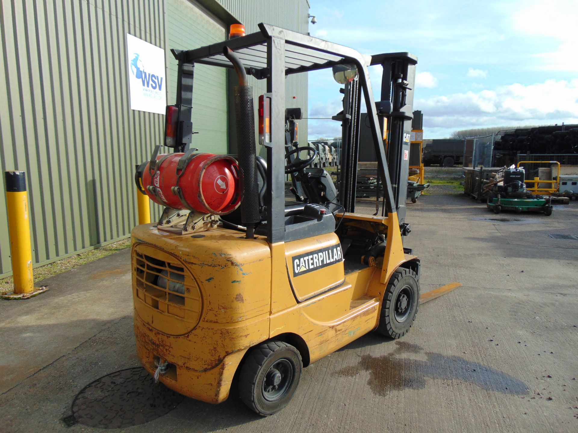 CAT GP18K 1750Kg Gas Fork Lift Truck ONLY 5.516 HOURS! - Image 7 of 25