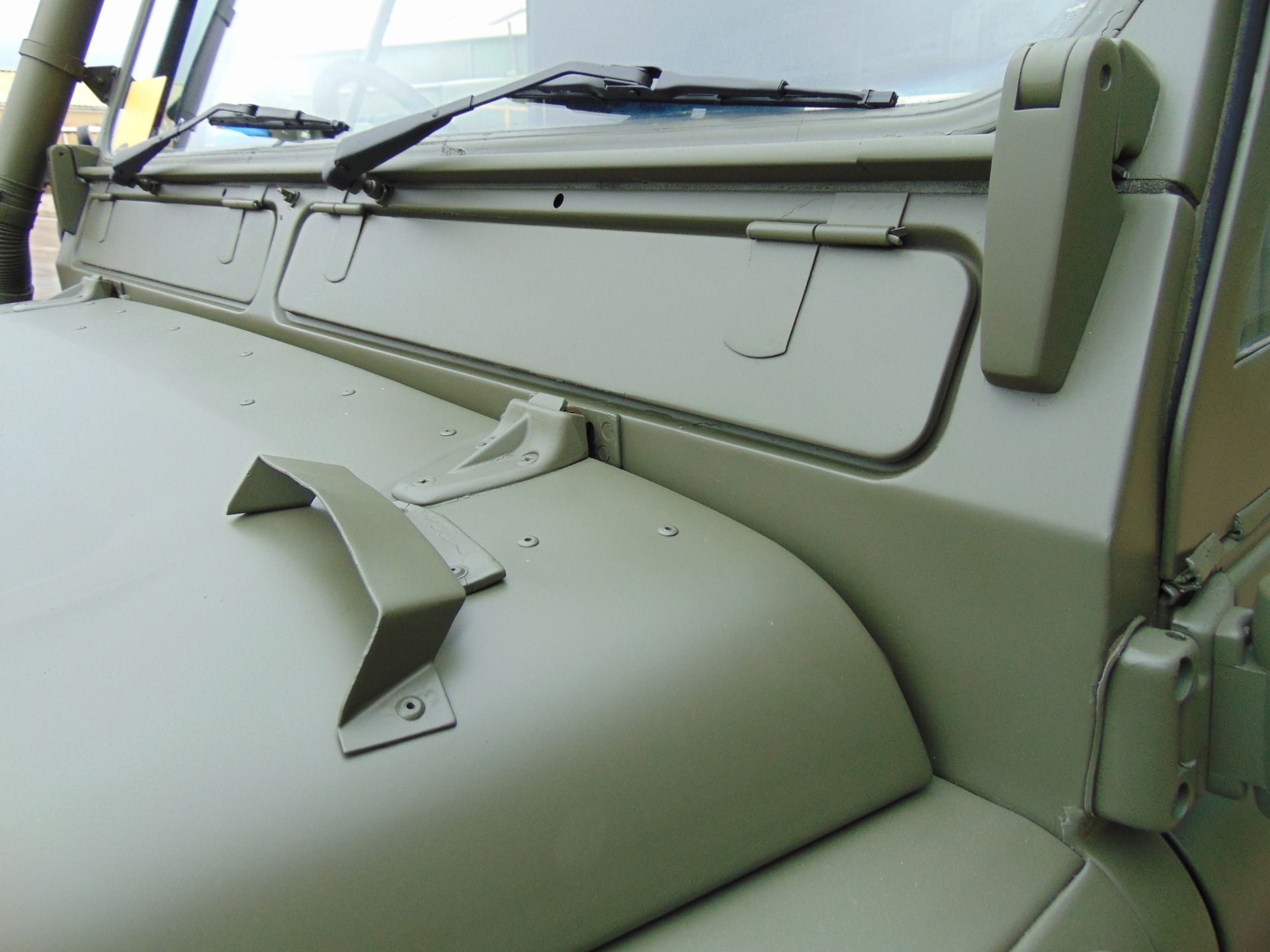 Land Rover Wolf 90 Hard Top with Remus upgrade ONLY 96,979km! - Image 13 of 32