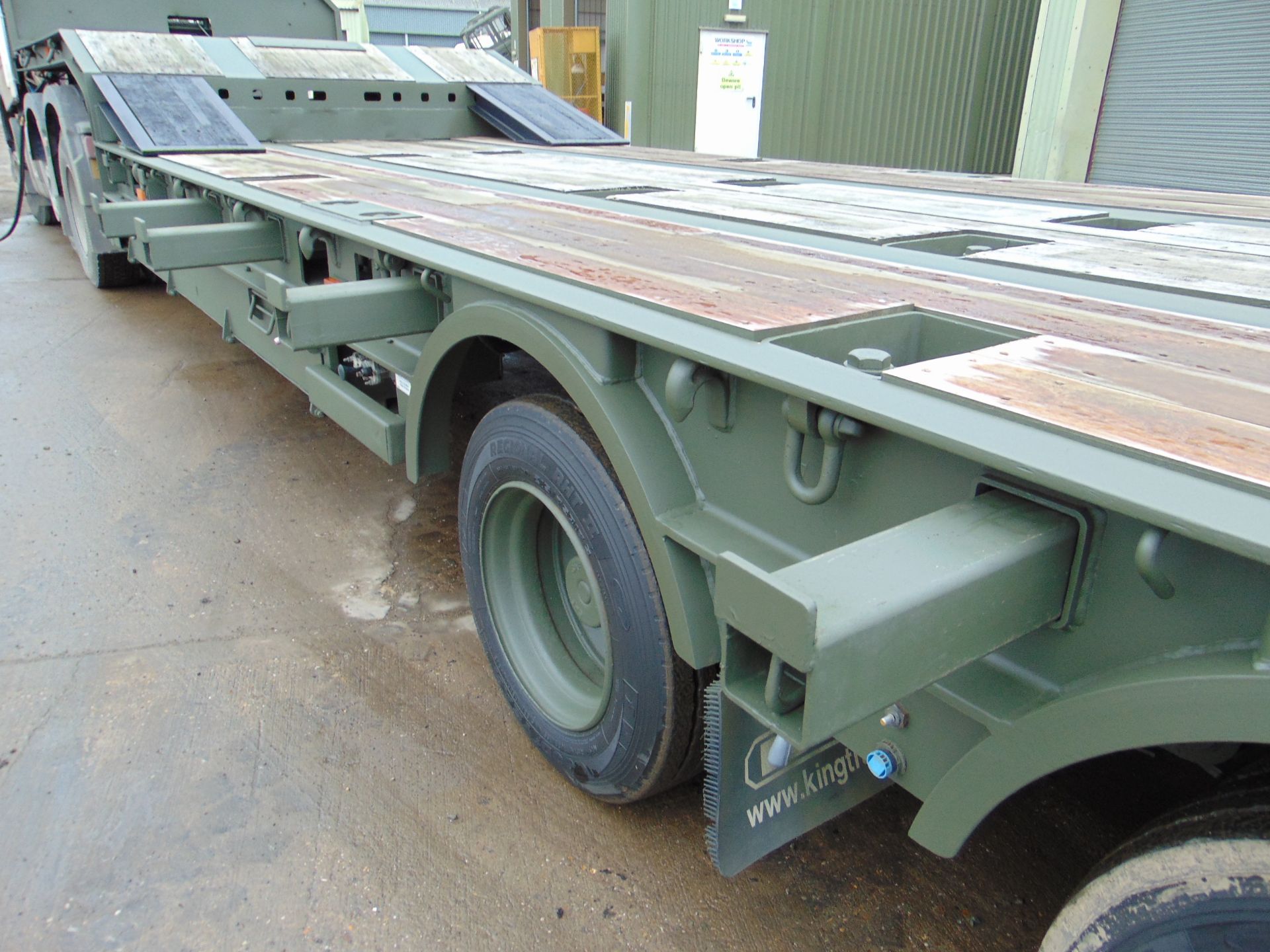 EX RESERVE STOCK King GTS38 Tri Axle Stepframe trailer - Image 14 of 33
