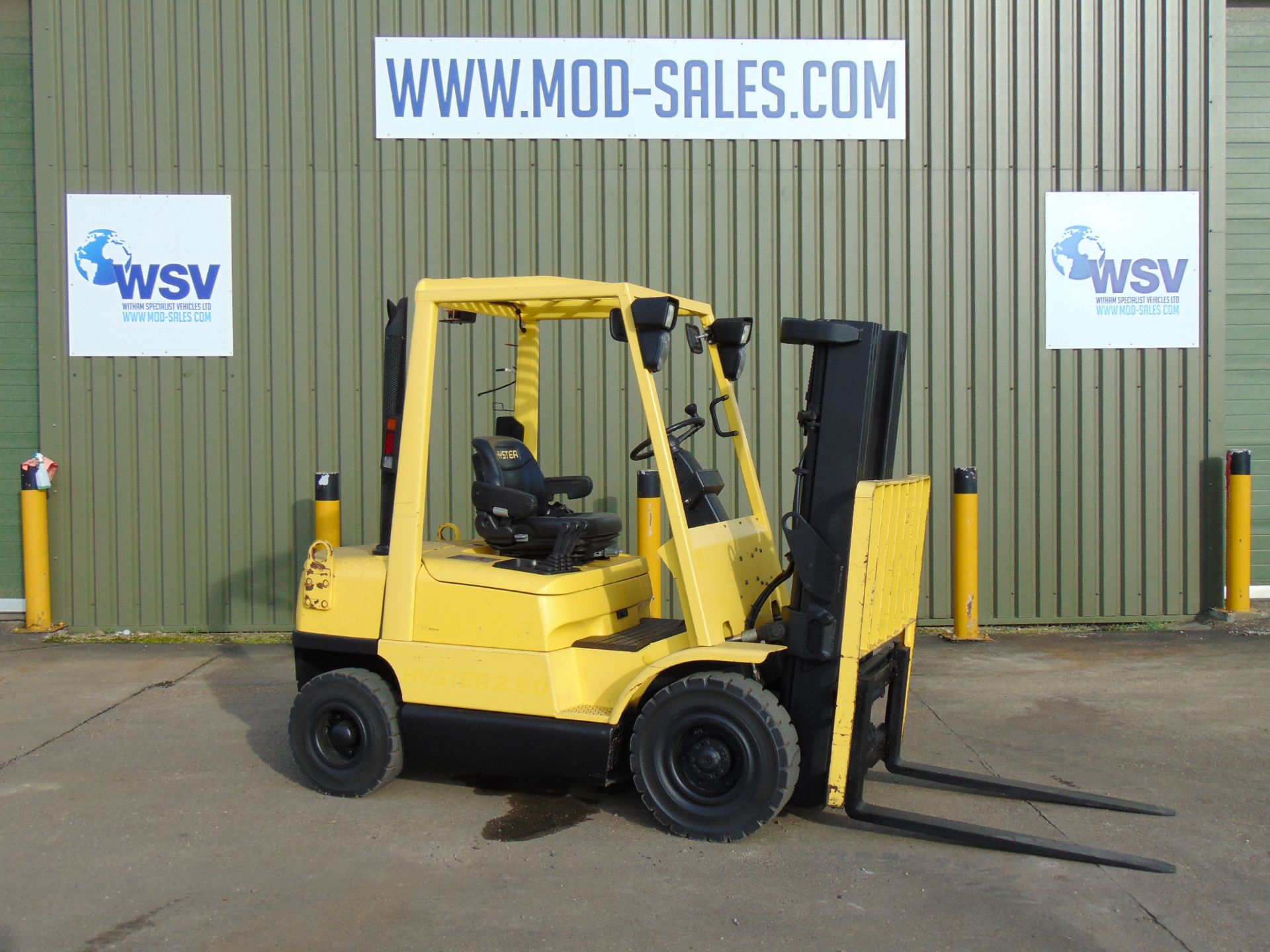 Hyster H2.50XM Forklift ONLY 1,285 HOURS WITH 3 STAGE CONTAINER SPEC MAST.