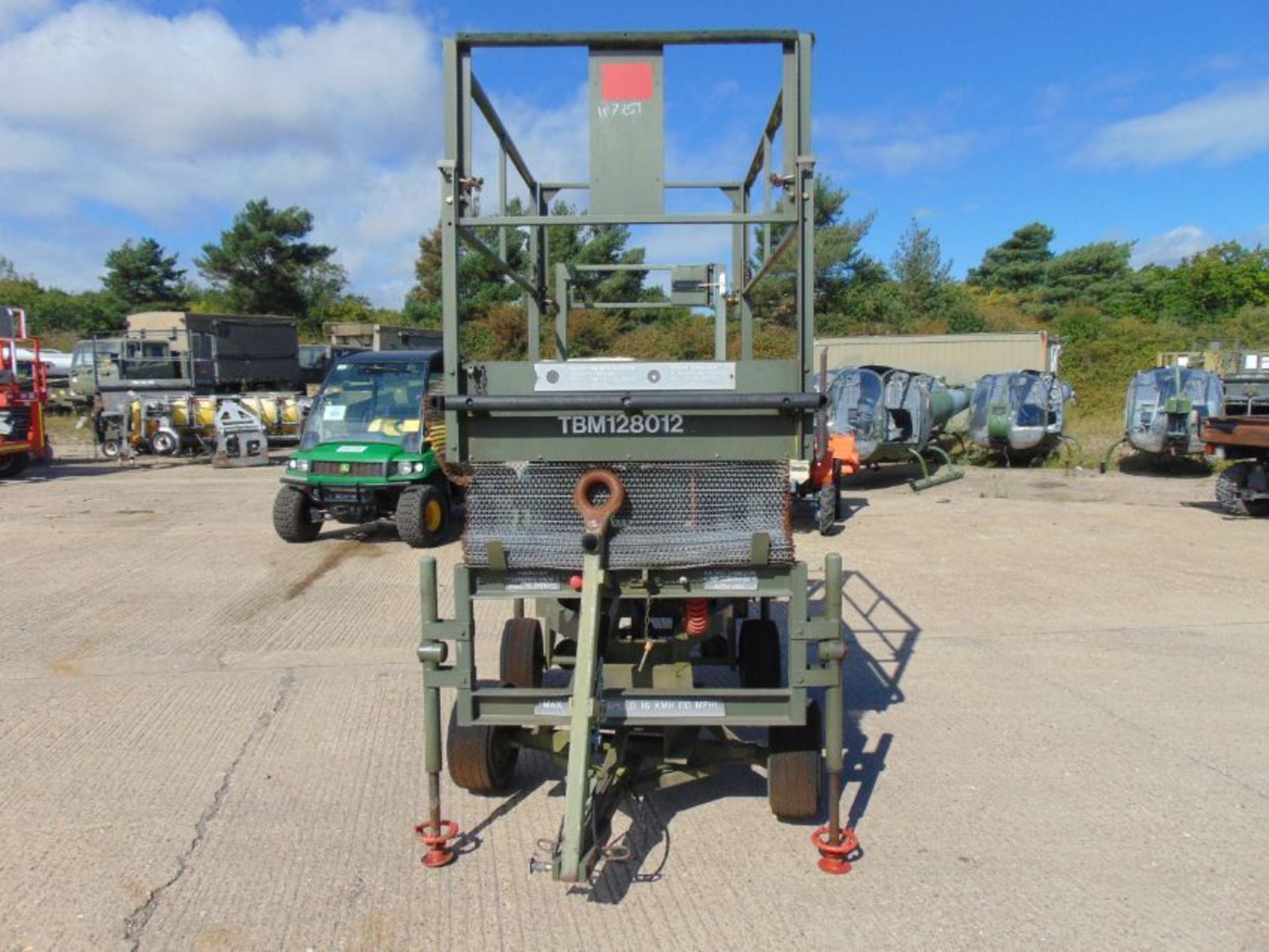 RAF Maintenance Unit UK Lift Hydraulic Access Platform SWL 272 Kgs - Image 2 of 11