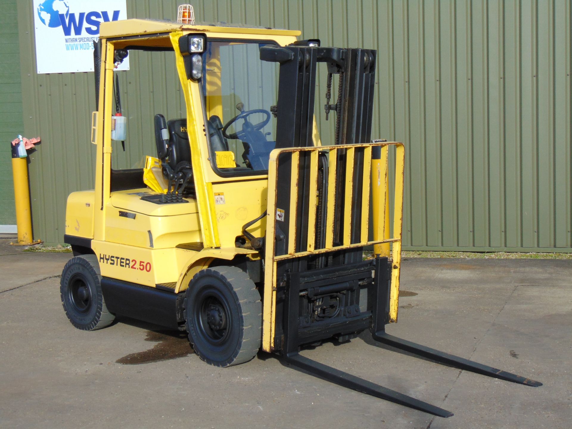 Hyster H2.50XM Forklift ONLY 3,390 HOURS WITH 3 STAGE CONTAINER SPEC MAST - Bild 2 aus 29