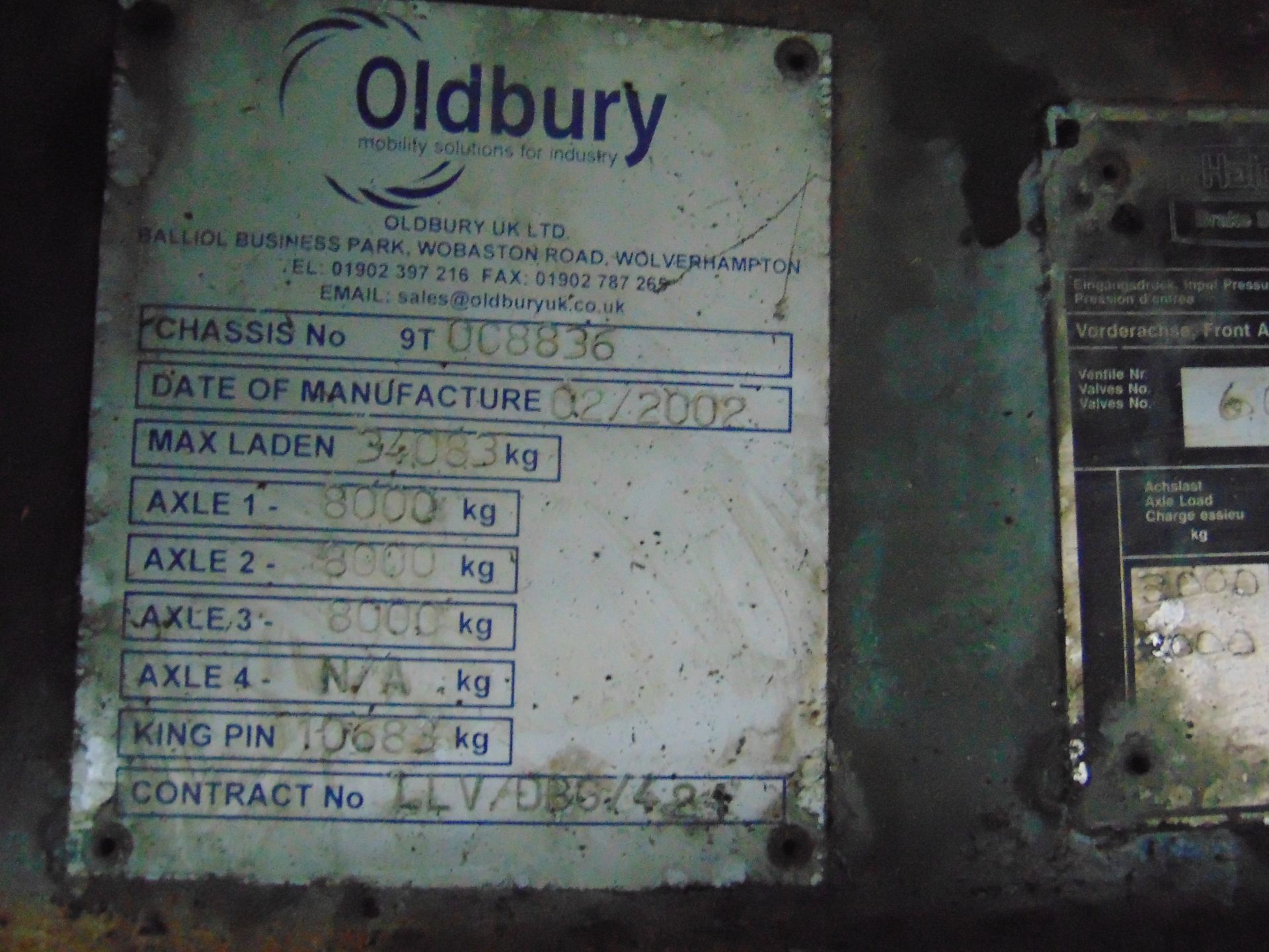 2002 Oldbury Tri Axle Sliding Deck Plant Trailer - Image 25 of 26