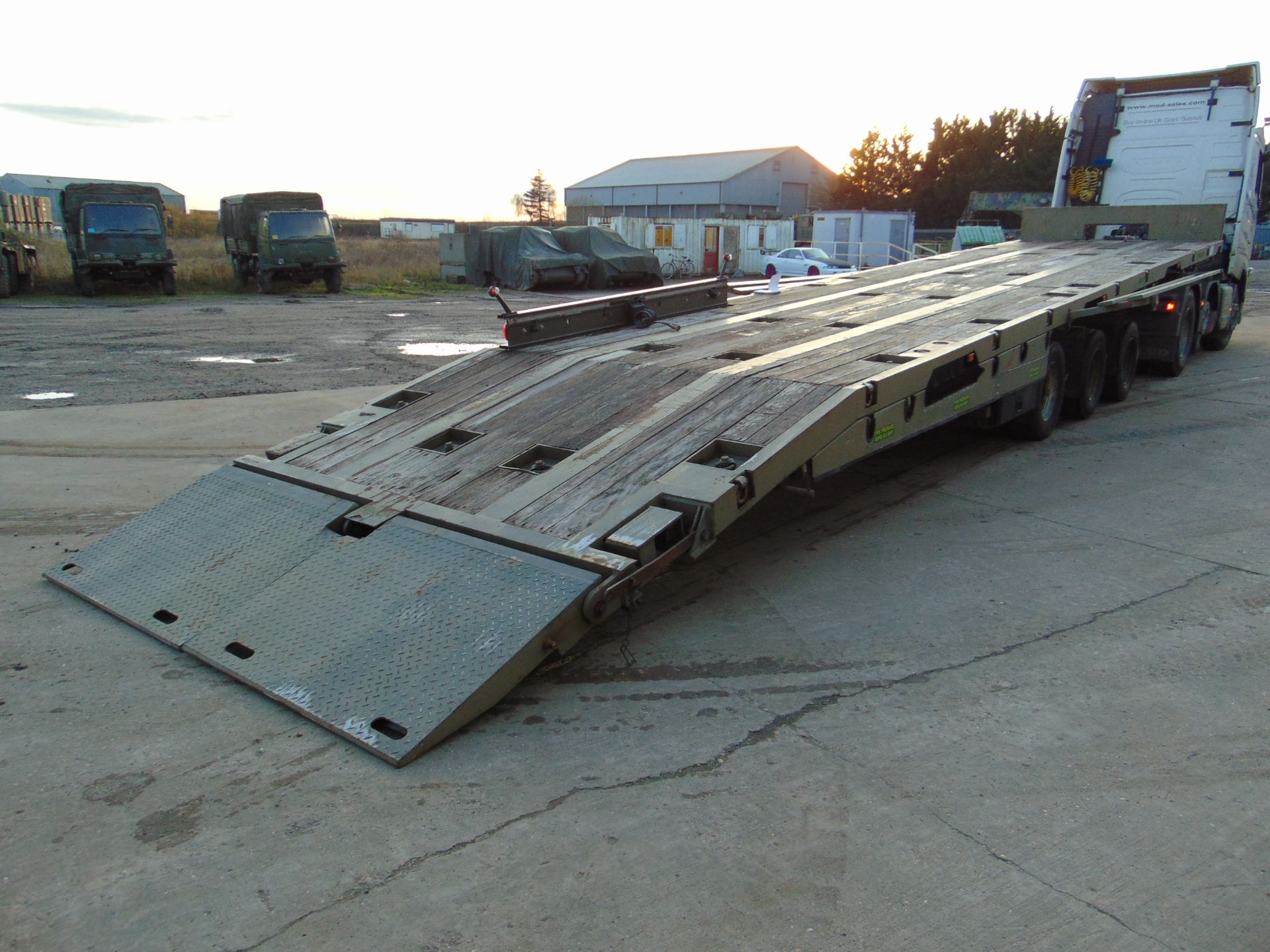 2002 Oldbury Tri Axle Sliding Deck Plant Trailer - Image 3 of 26