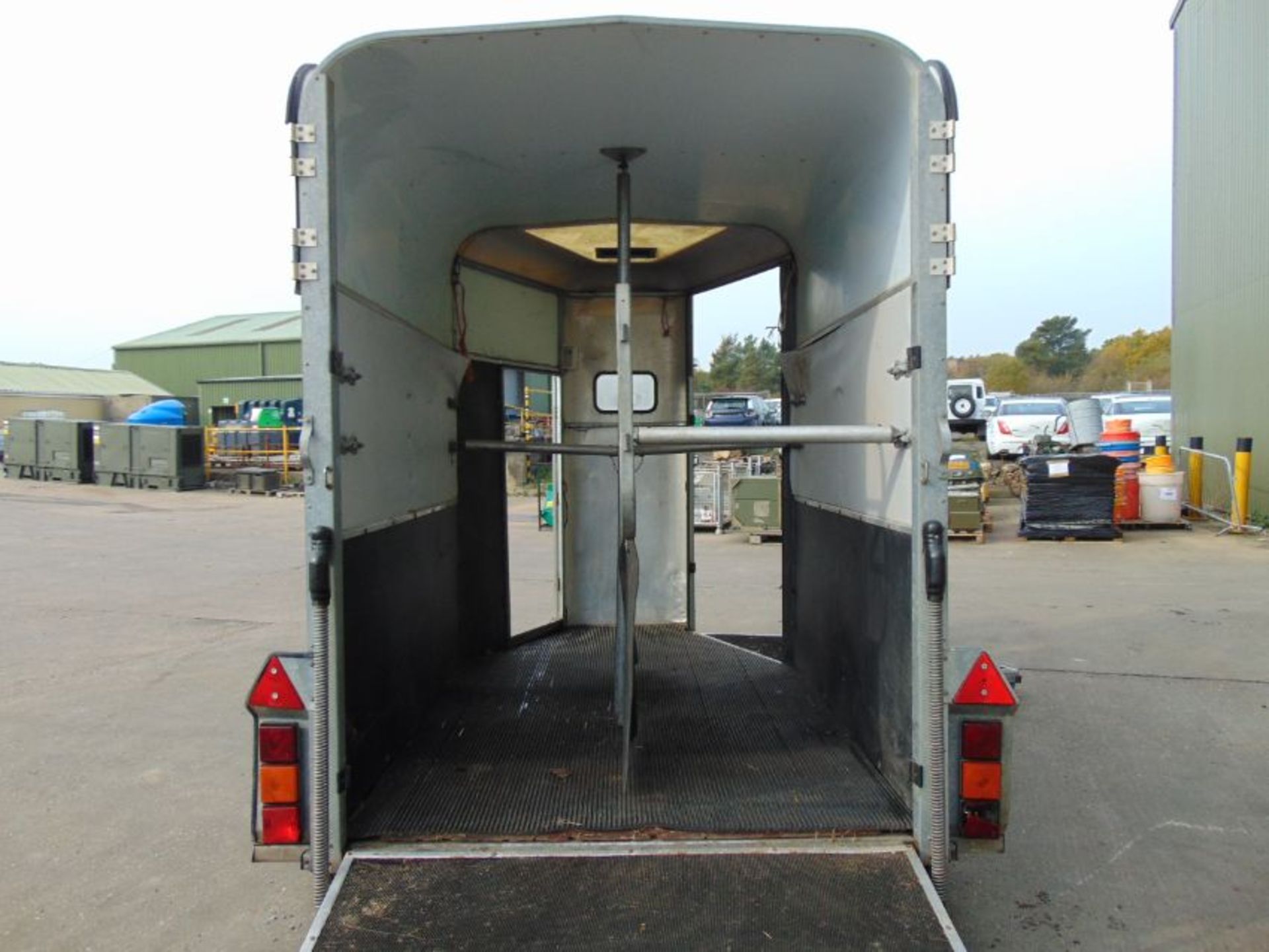 Ifor Williams HB505R Twin Axle 2 Horse Trailer - Image 11 of 13