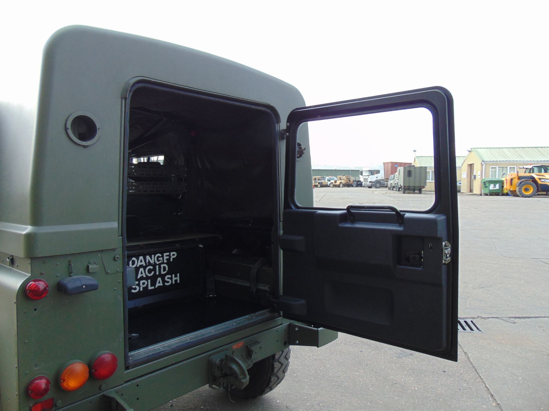 Land Rover Wolf 90 Hard Top with Remus upgrade - Image 19 of 36