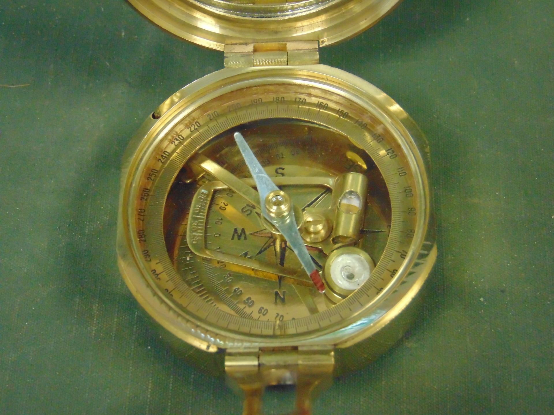 VERY NICE BRASS PRISMATIC COMPASS REPRO - Image 3 of 6